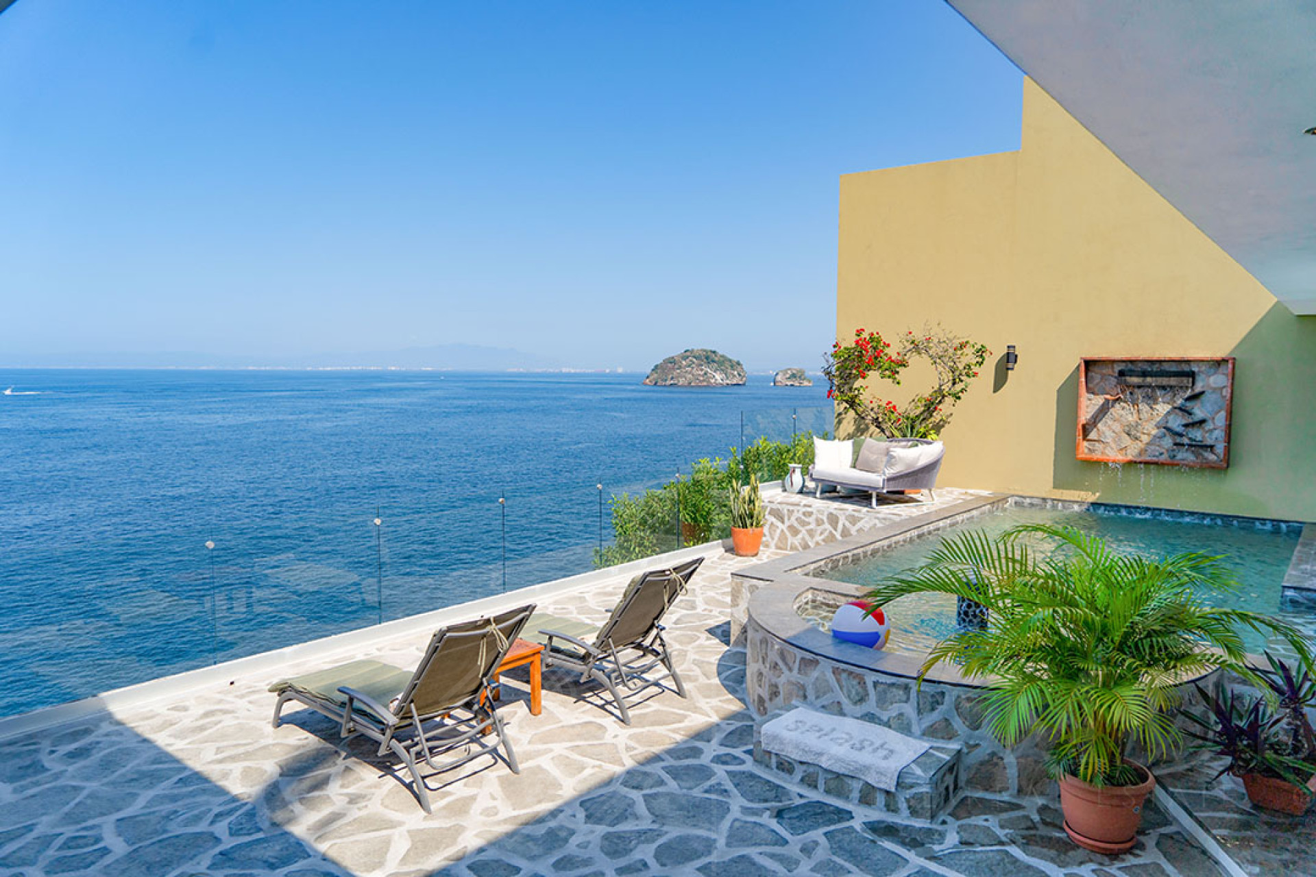 Image gallery of Casa Regia - Oceanfront Home for Sale in Mismaloya
