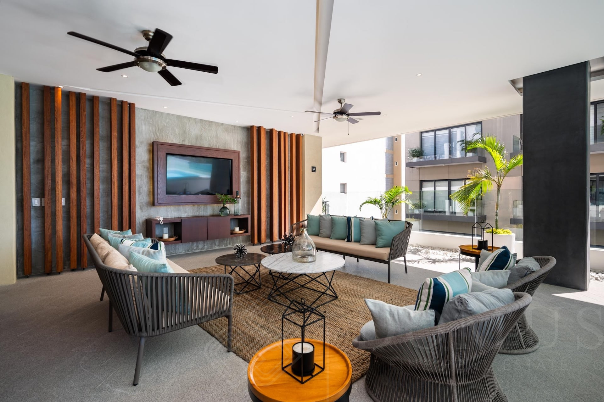 Image gallery of Condo Pavilion 703 Romantic Zone