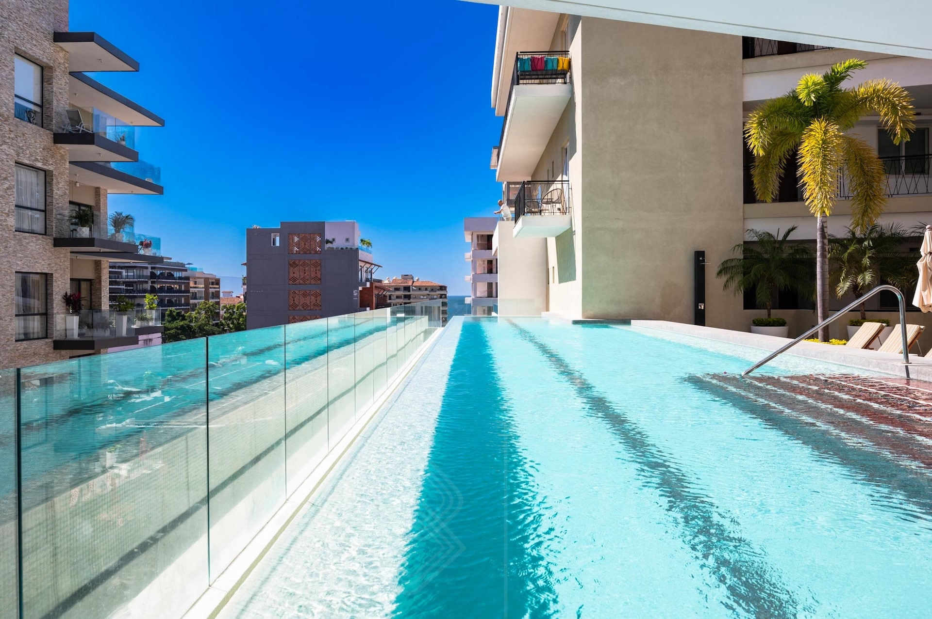 Image gallery of Condo Pavilion 703 Romantic Zone