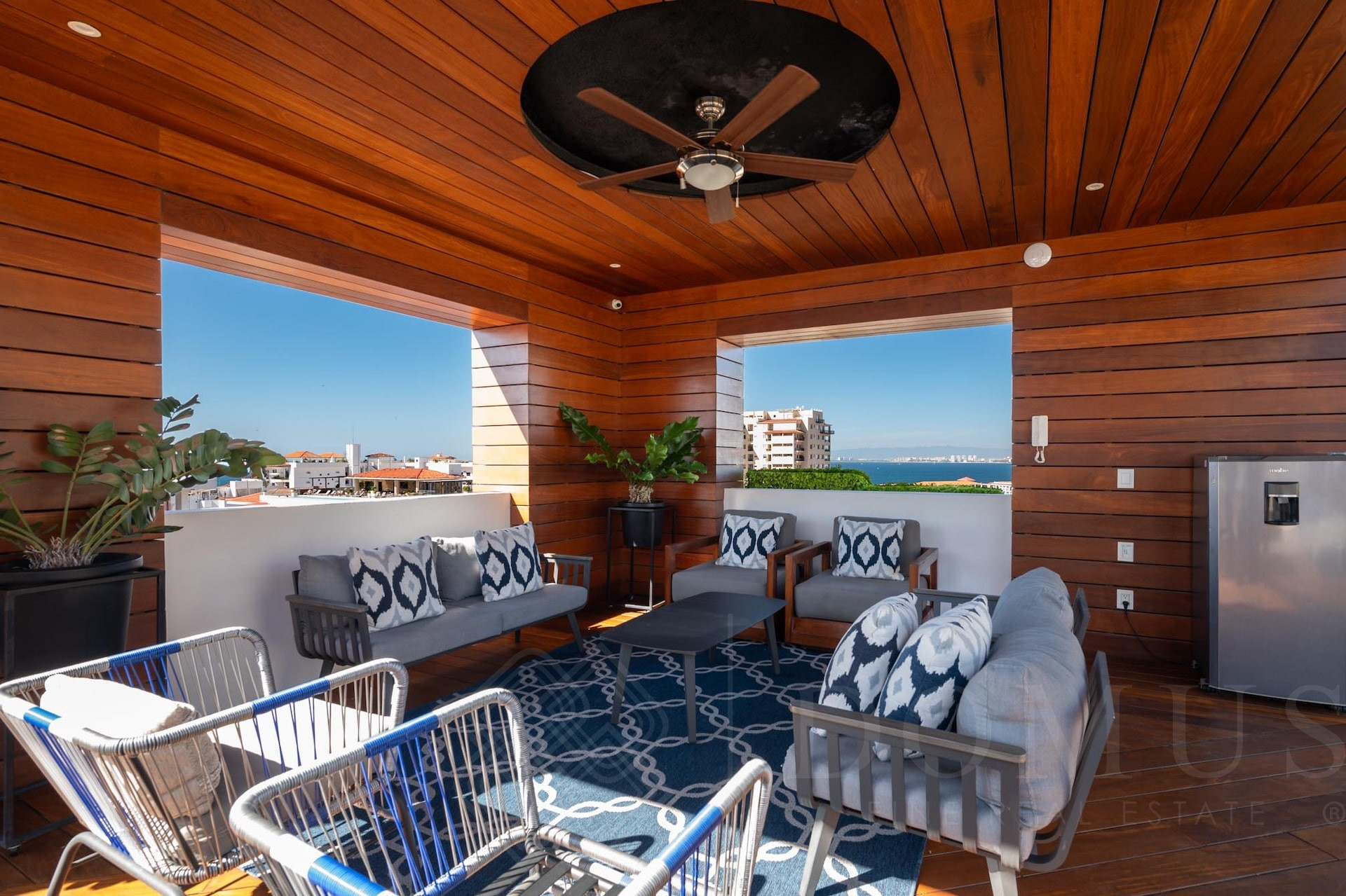 Image gallery of Condo Pavilion 703 Romantic Zone