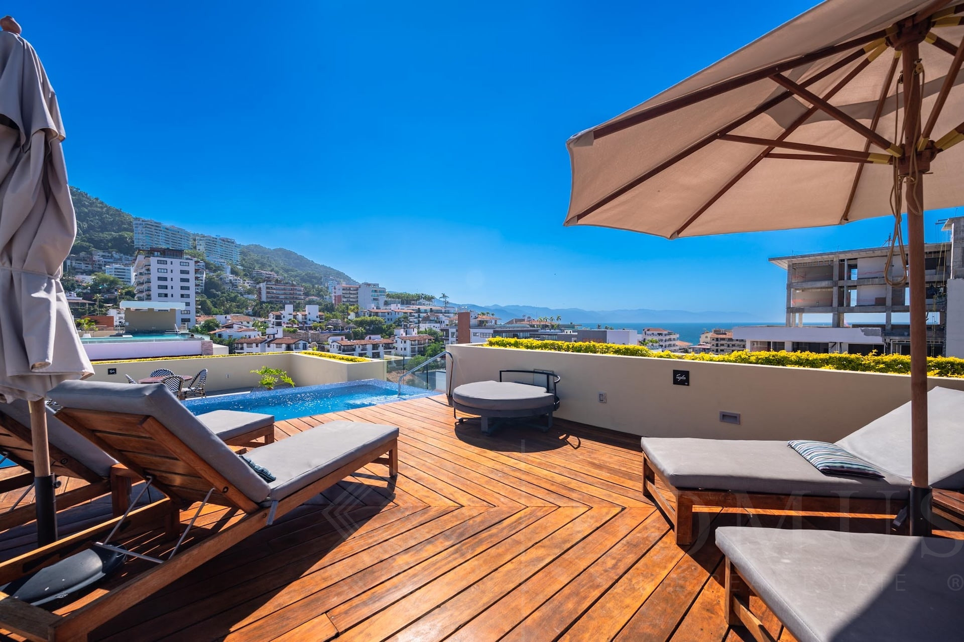 Image gallery of Condo Pavilion 703 Romantic Zone