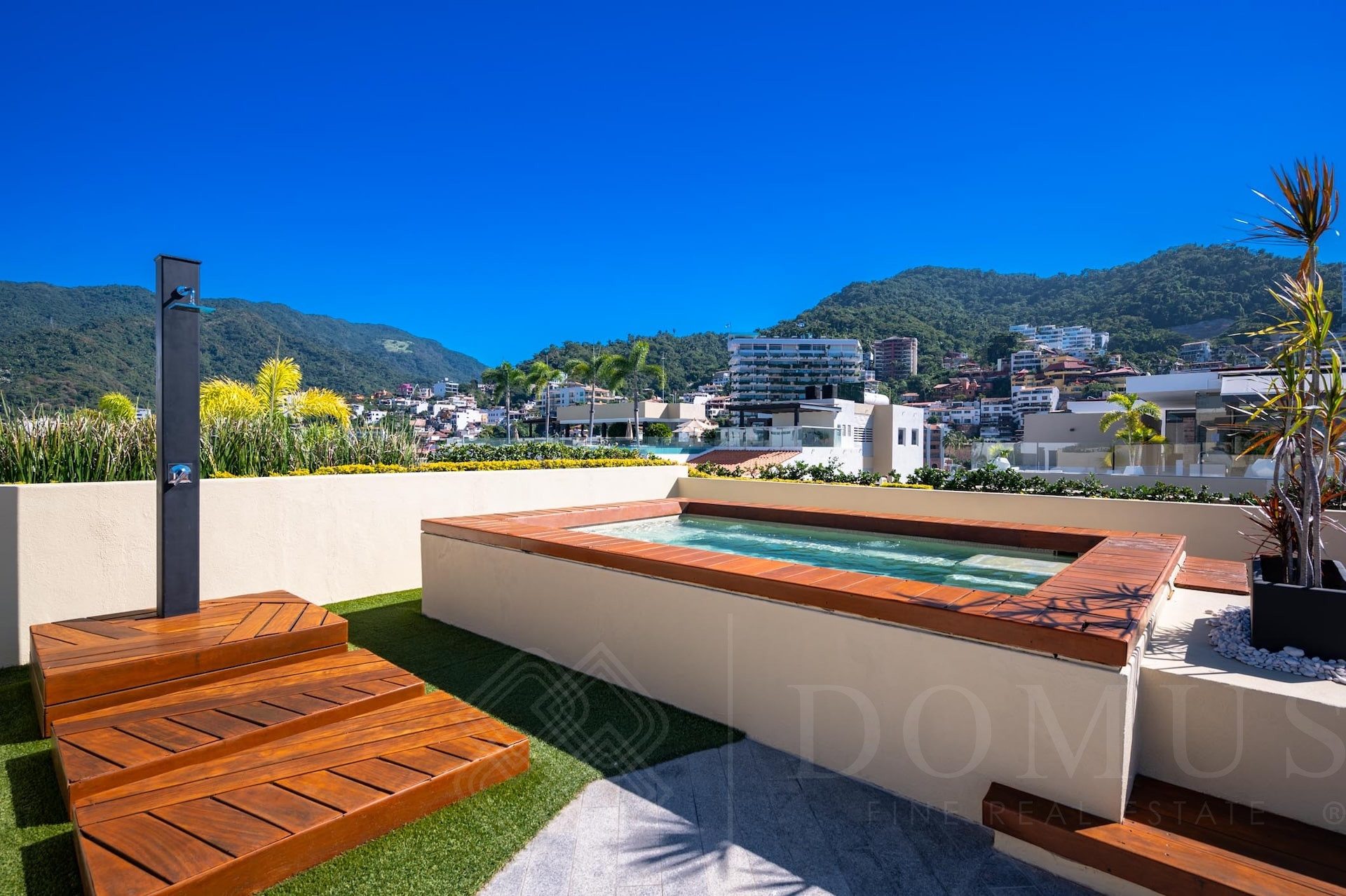 Image gallery of Condo Pavilion 703 Romantic Zone