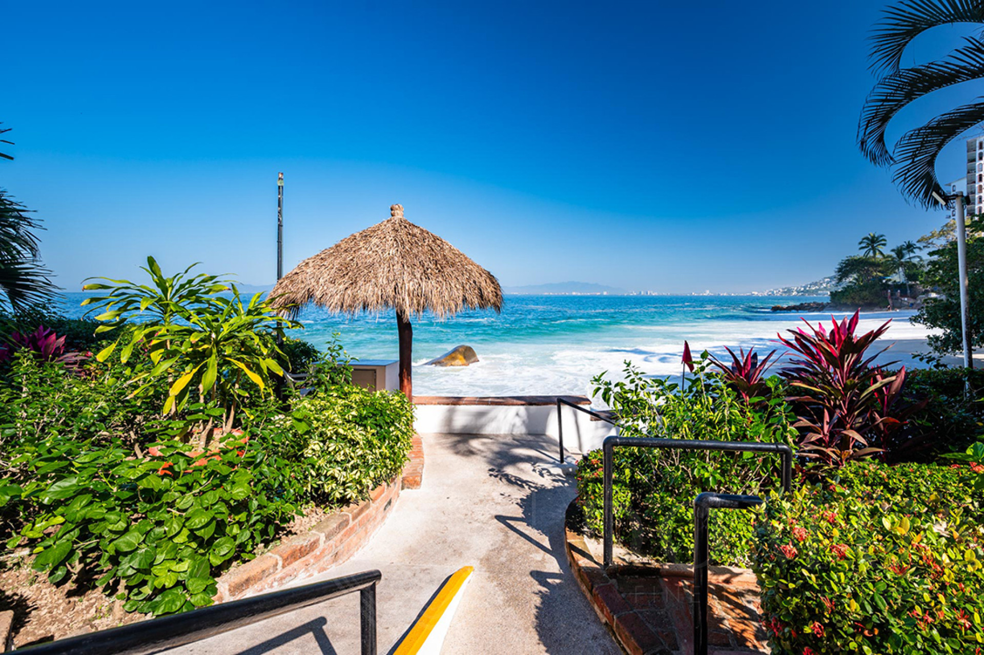 Galeria de Condominio MZ 2 Girasol Sur - Estudio en venta en Playa Gemelas, Puerto Vallarta
