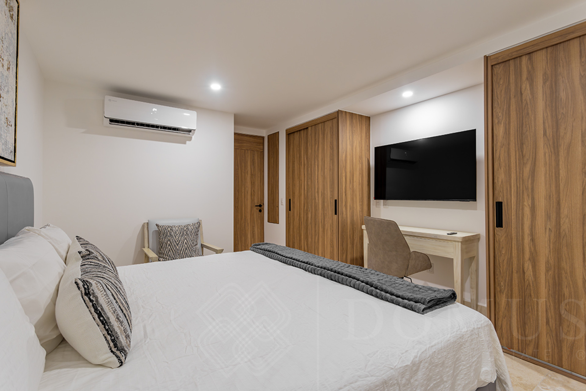 Image gallery of Condominium 2306 Harbor 171 North Tower - Oceanfront Apartment for Sale in Puerto Vallarta