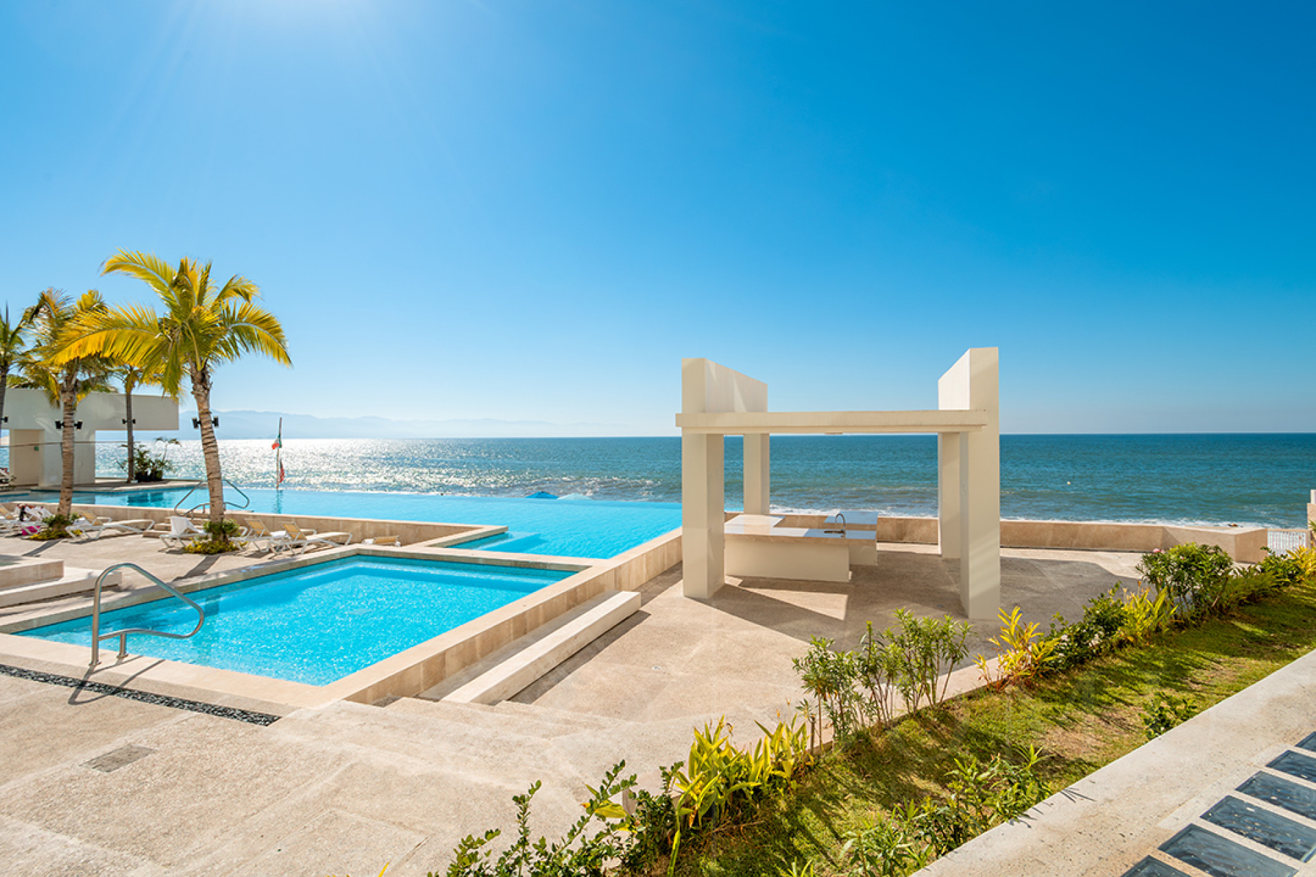 Image gallery of Condominium PG3 Harbor 171 North Tower - Oceanfront Garden Penthouse for Sale in Puerto Vallarta