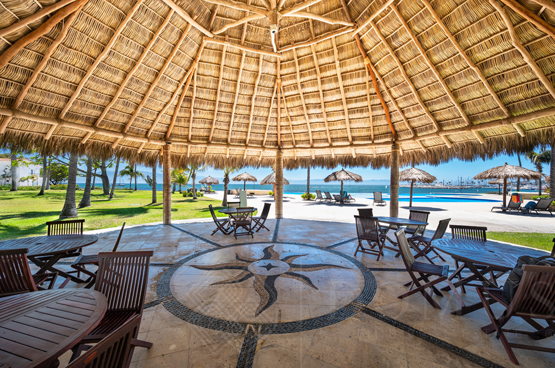 Galeria de Punta Pelicanos 55 - Casa en venta en La Cruz de Huanacaxtle 