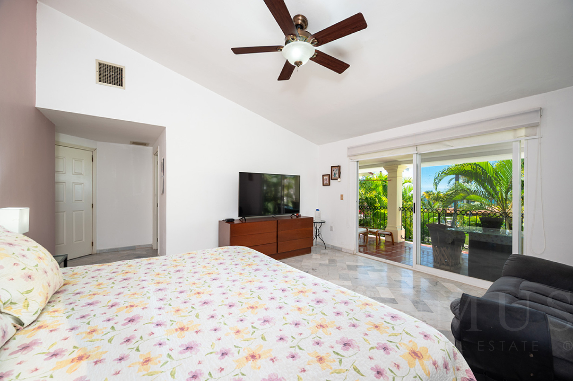 Galeria de Punta Pelicanos 55 - Casa en venta en La Cruz de Huanacaxtle 