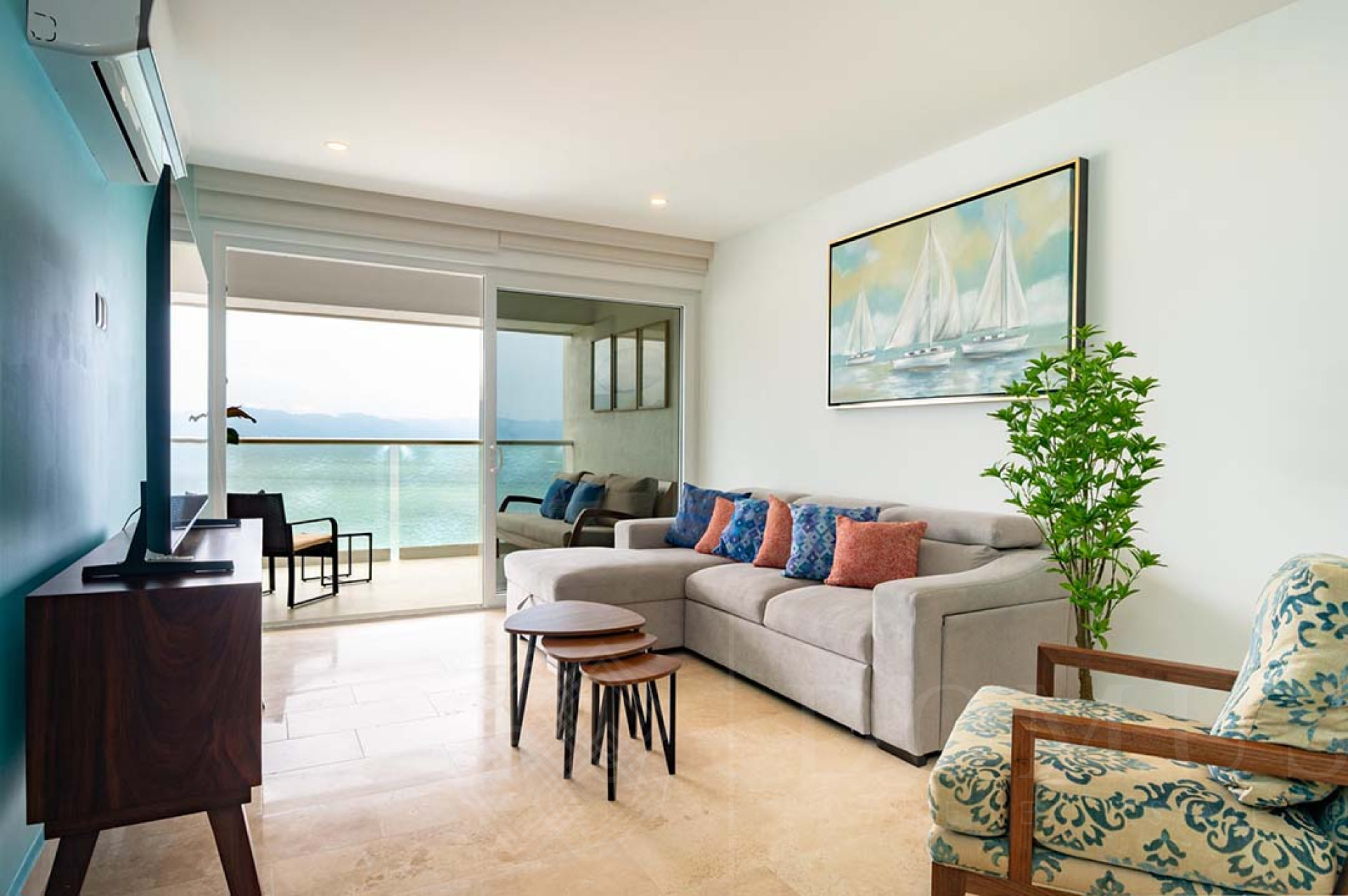 Image gallery of Harbor 171 Torre Norte 906 - Oceanfront apartment for sale in Puerto Vallarta