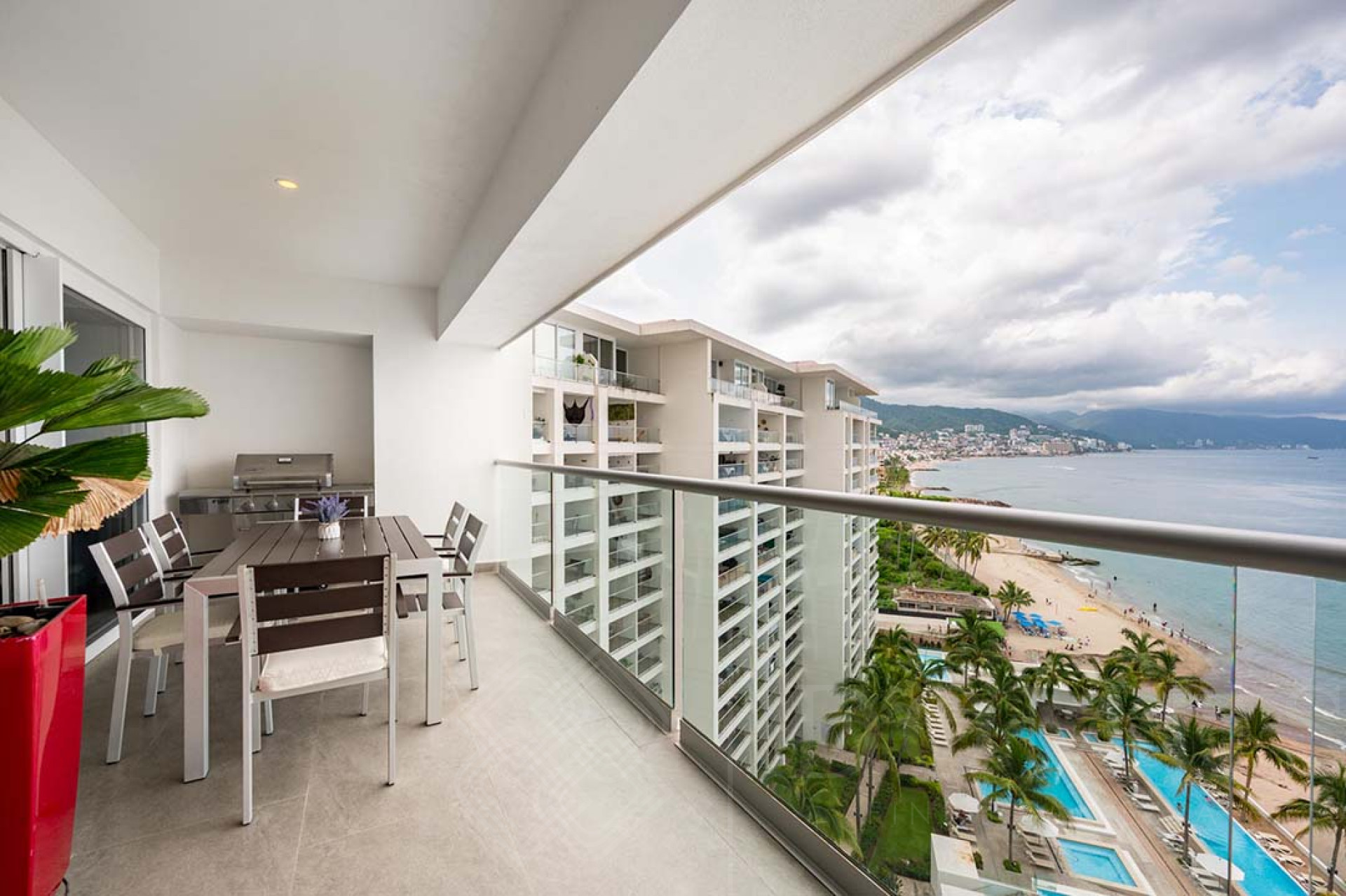Image gallery of Harbor 171 Torre Norte 906 - Oceanfront apartment for sale in Puerto Vallarta