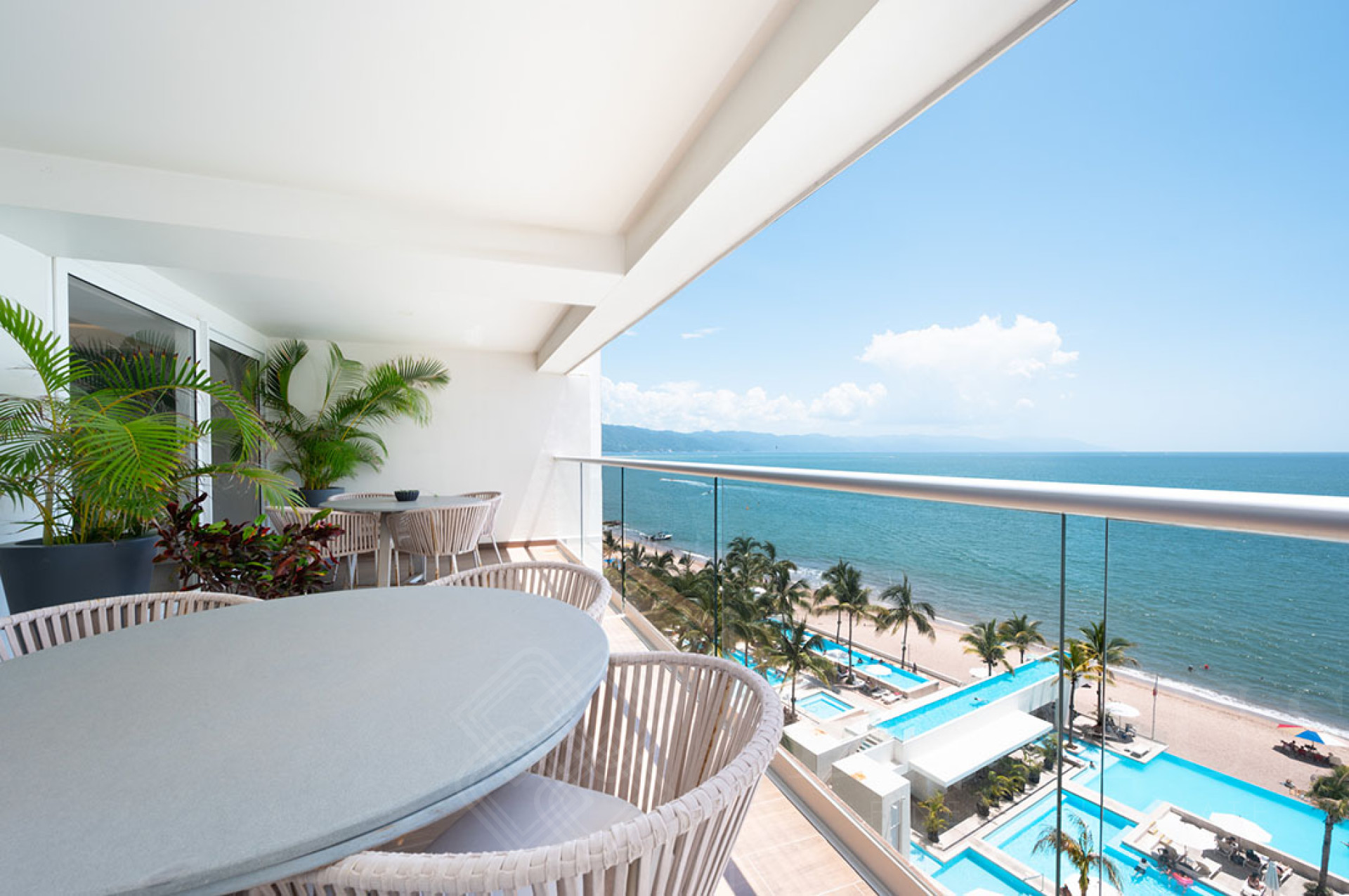 Image gallery of Harbor 171 TS 9011 - Oceanfront apartment for sale, Puerto Vallarta