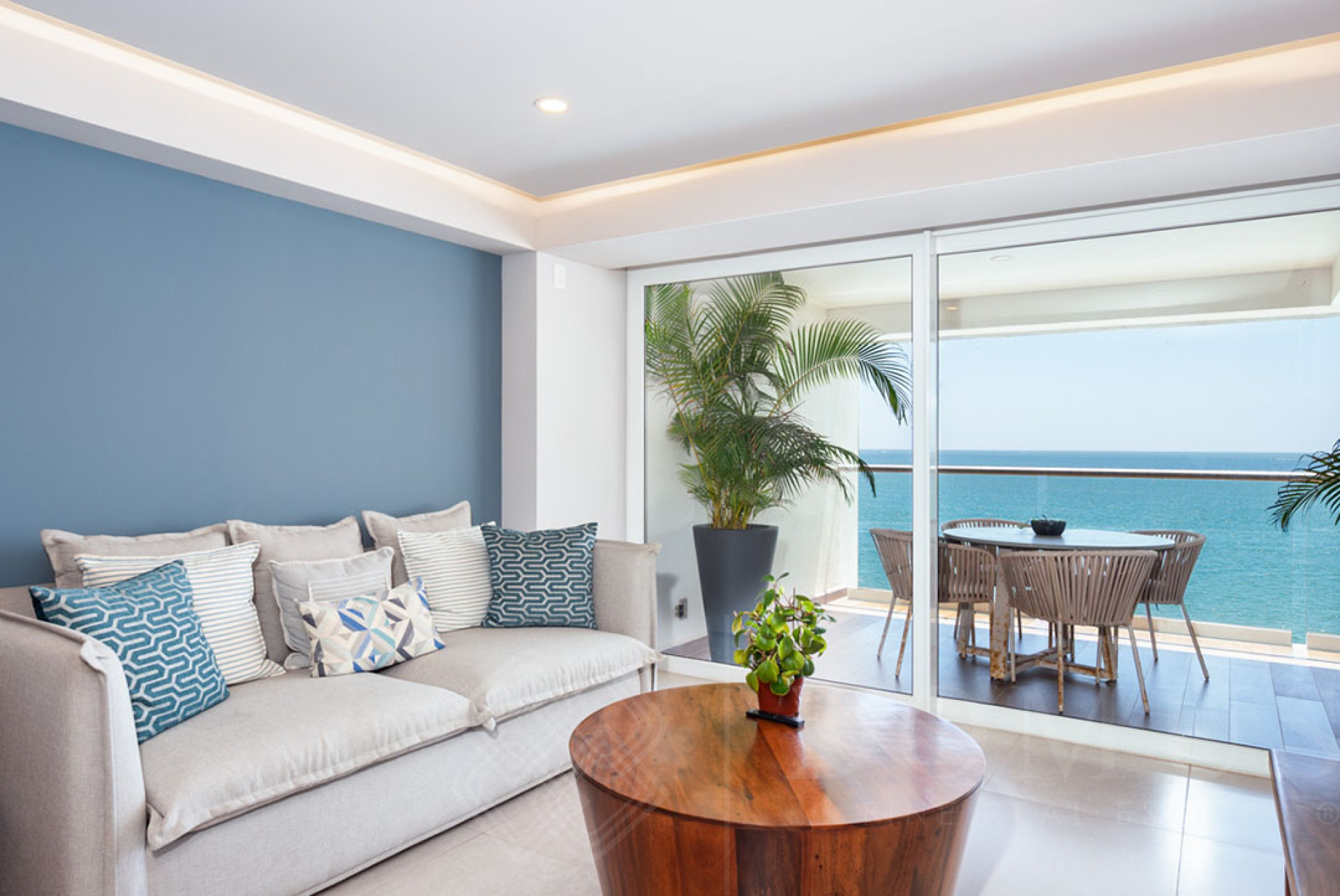 Image gallery of Harbor 171 TS 9011 - Oceanfront apartment for sale, Puerto Vallarta