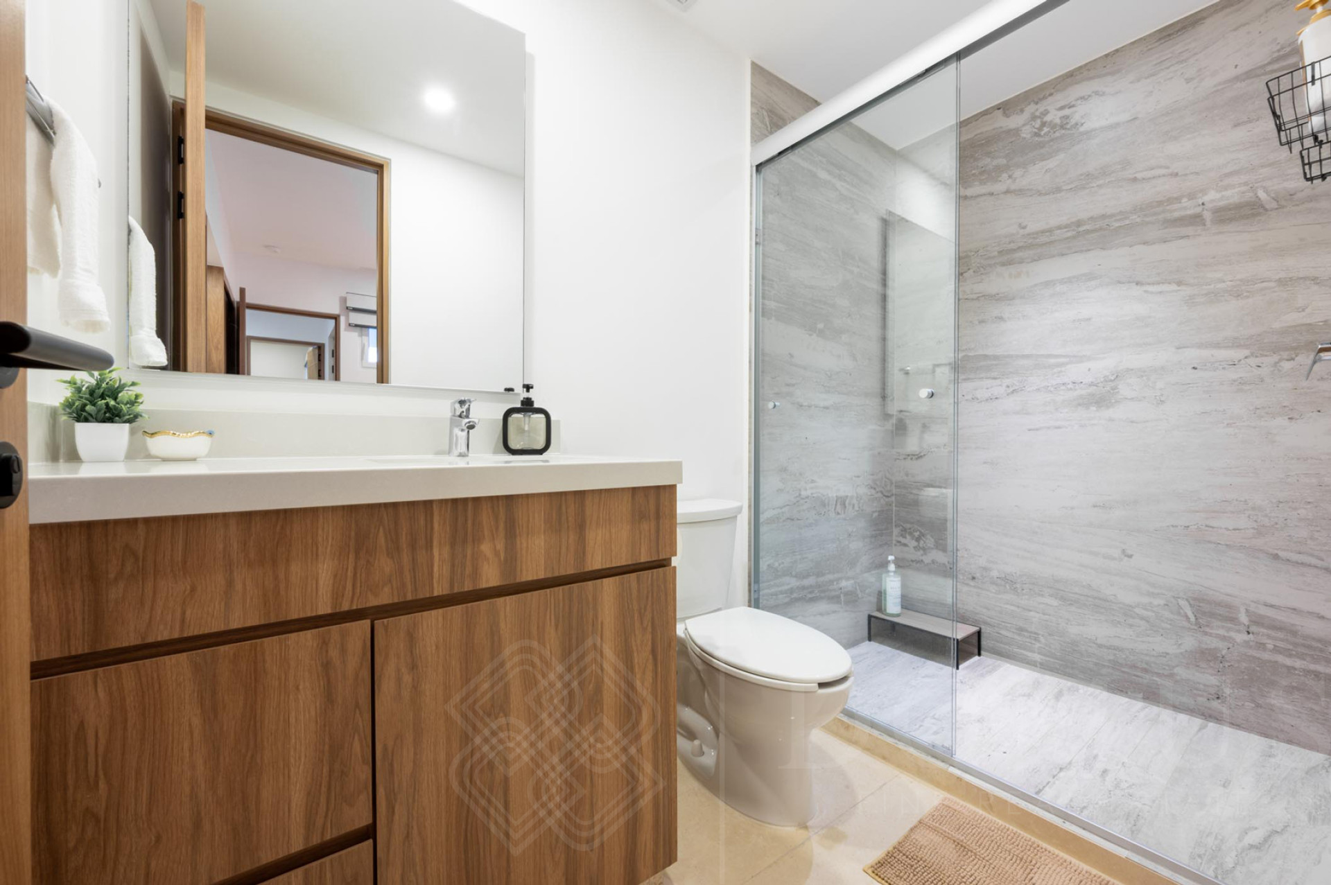 Image gallery of 1803 North Tower, Harbor 171 Puerto Vallarta. A beachfront condo with spectacular views of the bay.