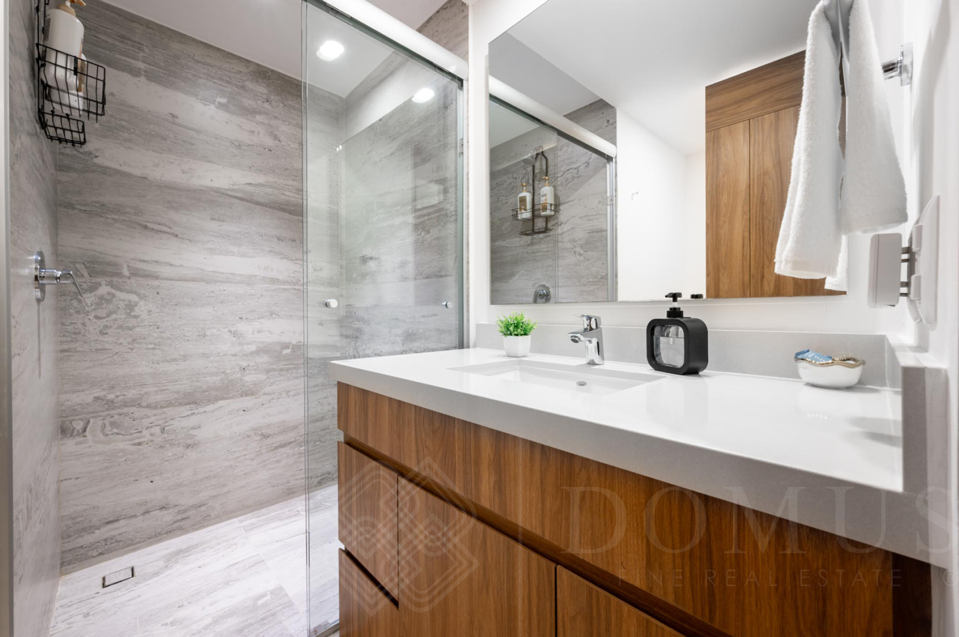 Image gallery of 1803 North Tower, Harbor 171 Puerto Vallarta. A beachfront condo with spectacular views of the bay.