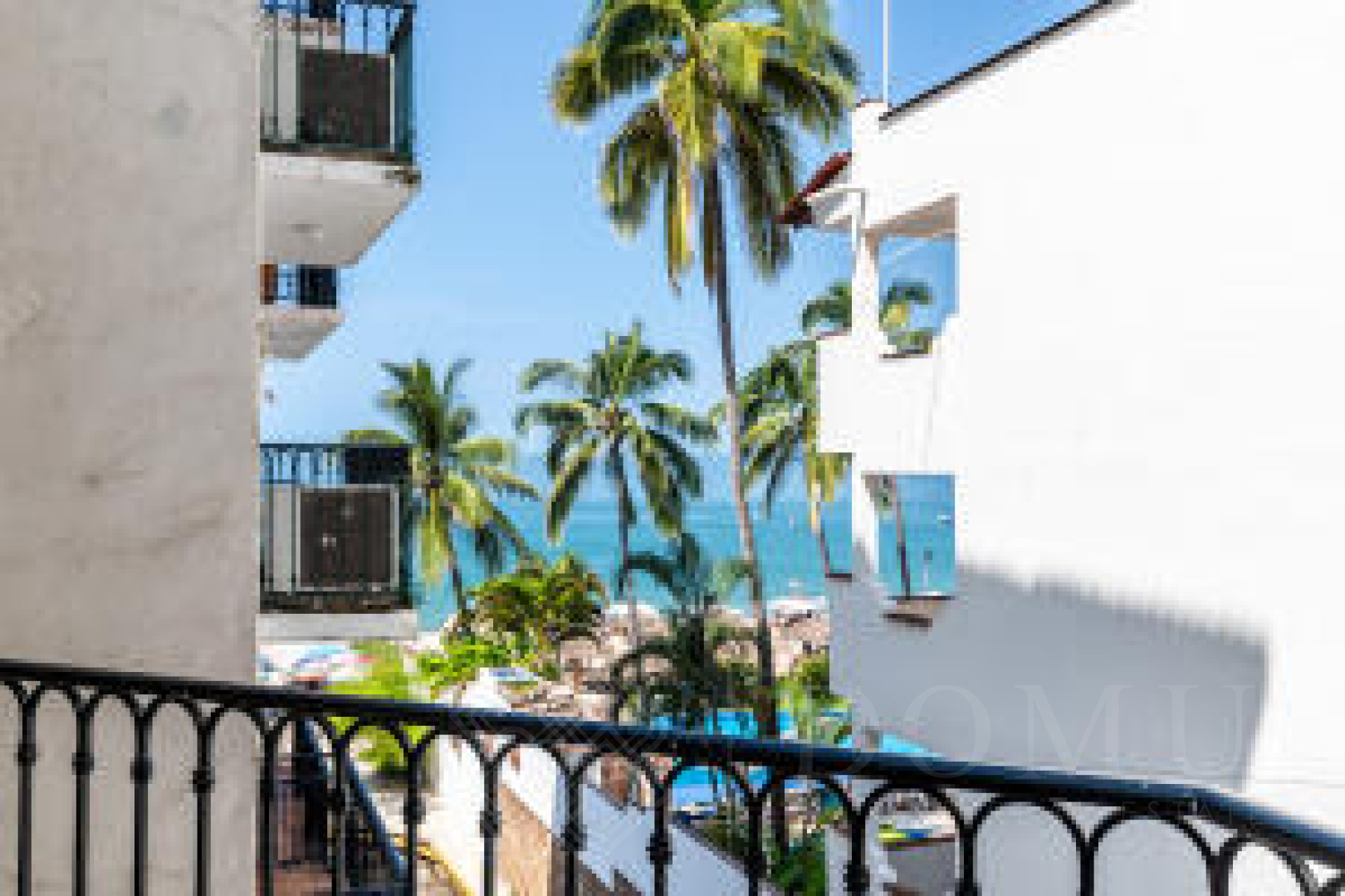 Galeria de One Beach Street 205B - Departamento en venta frente al mar, Zona Romántica