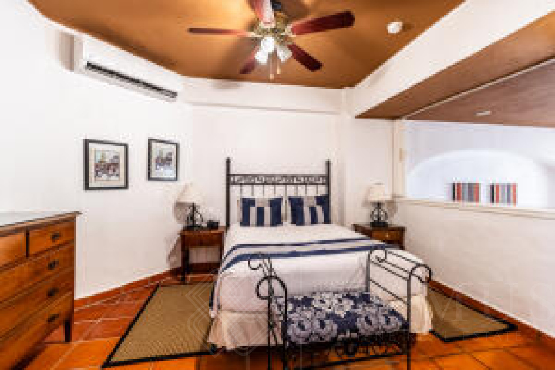 Galeria de One Beach Street 205B - Departamento en venta frente al mar, Zona Romántica