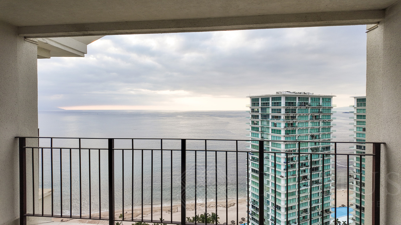 Departamento en venta en Grand Venetian Puerto Vallarta ubicado en piso 25 Torre 3000