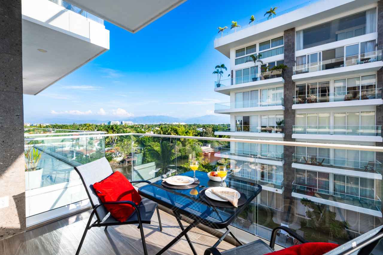 Departamento 1 recámara sobre canal de Nuevo Vallarta a la venta en Quinta San Miguel