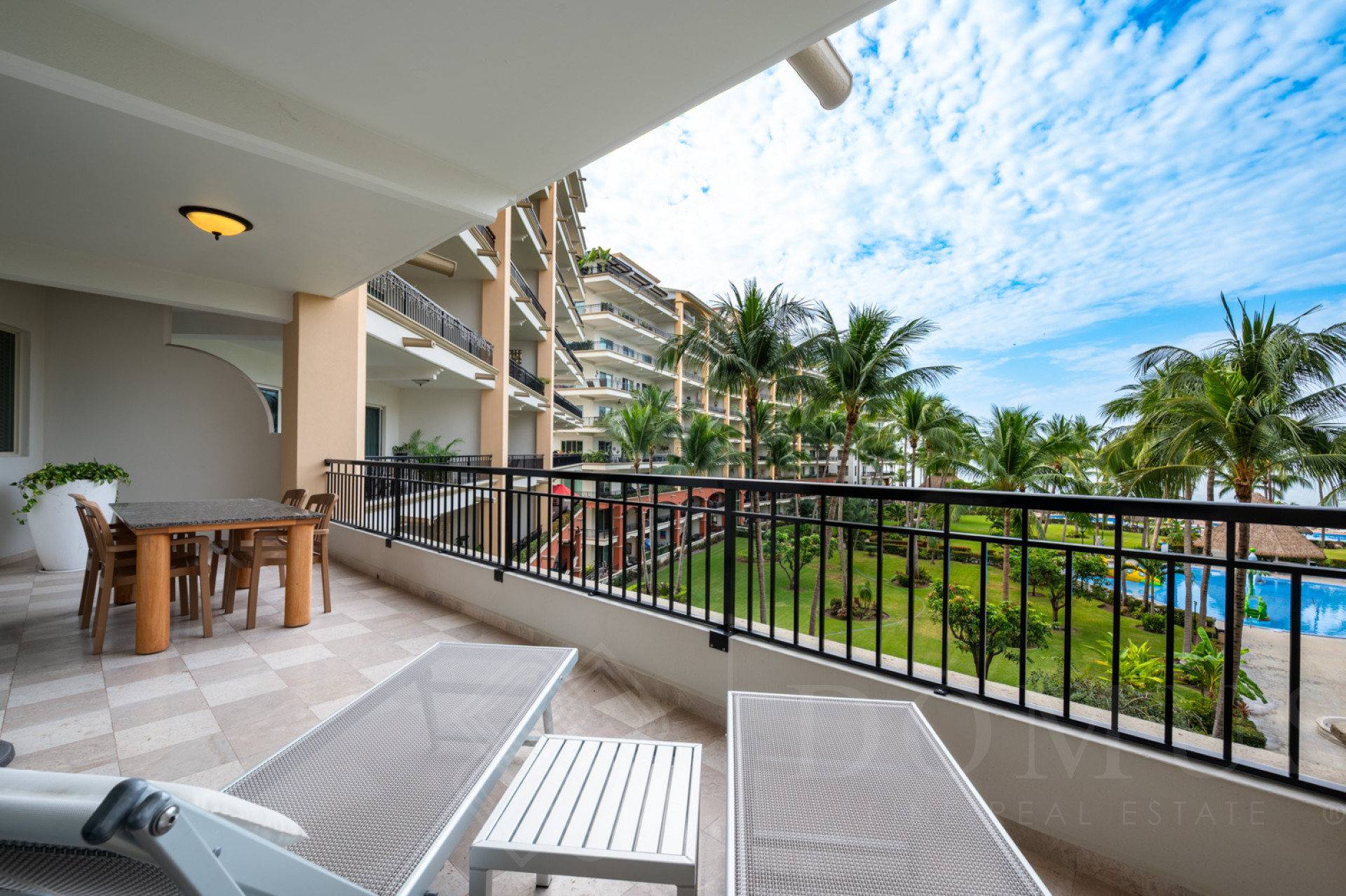 Galeria de Playa Royale Departamento #3405