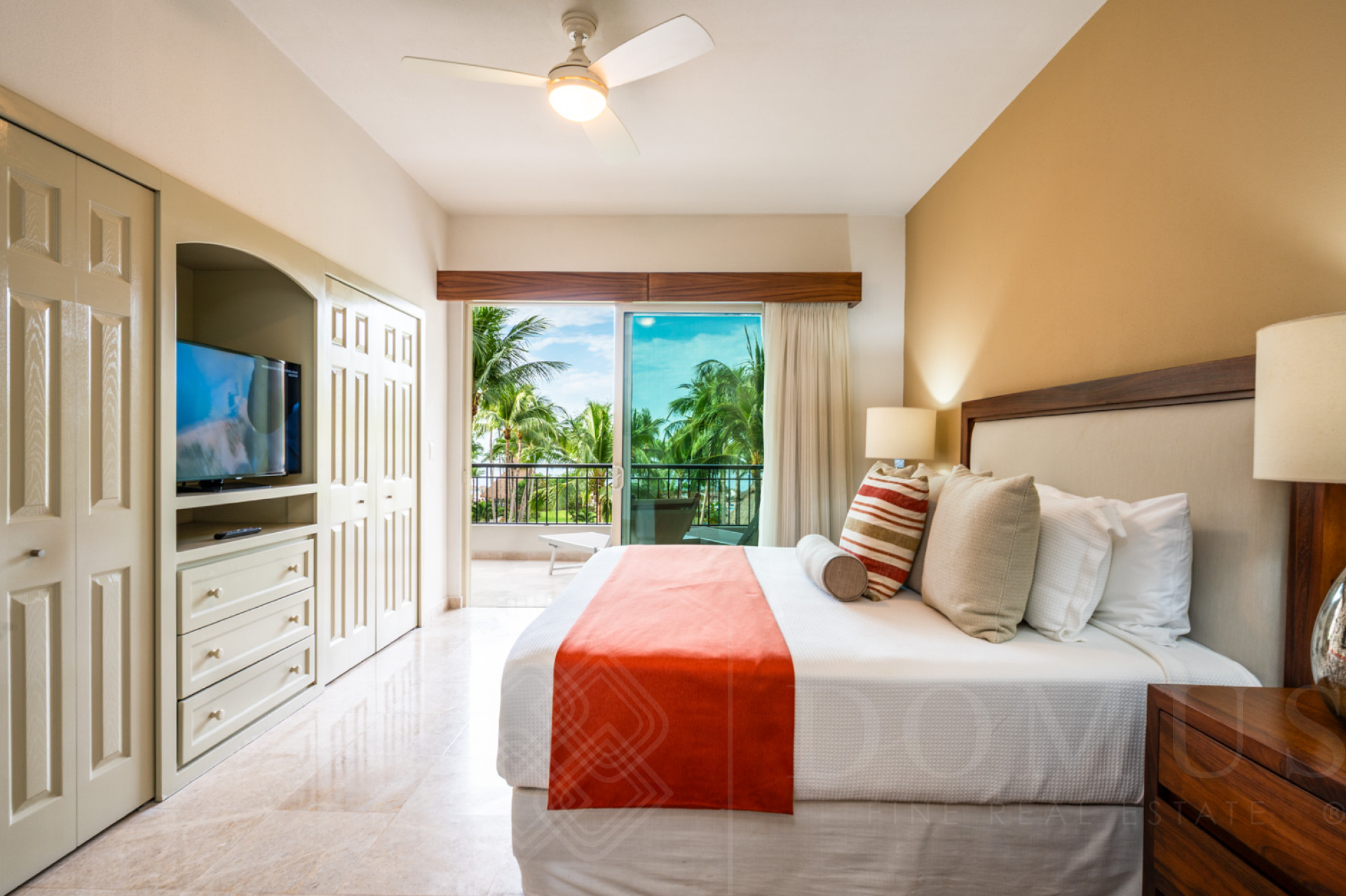 Galeria de Playa Royale Departamento #3405