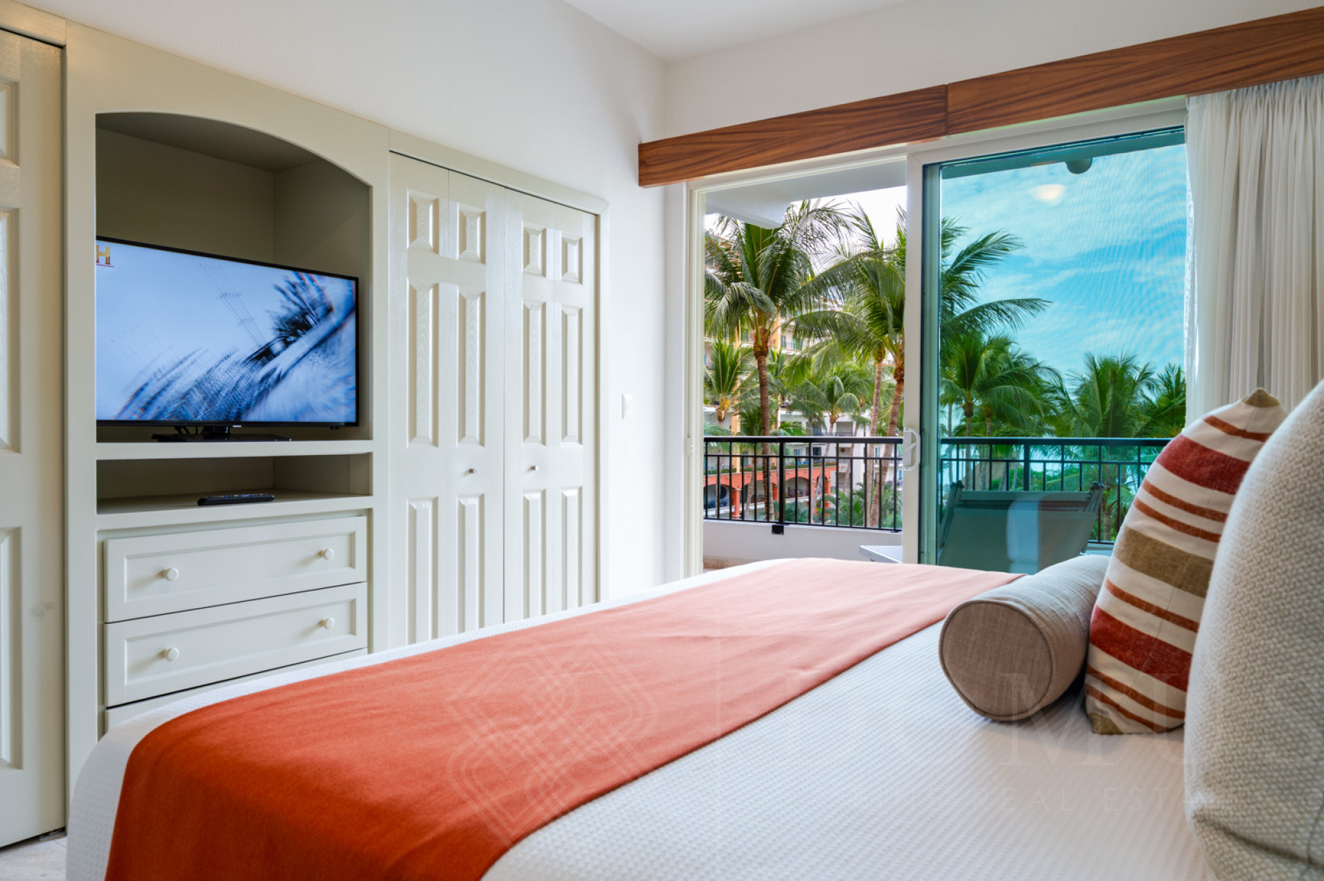 Galeria de Playa Royale Departamento #3405