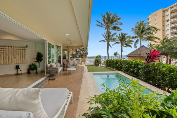 Delcanto GH 05F. Flamingos Ocean Side