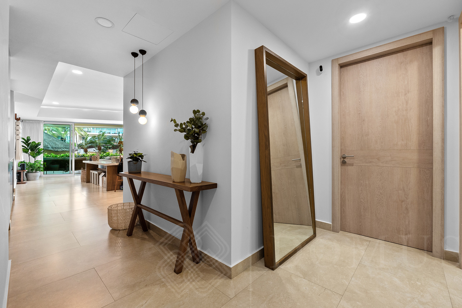 Galeria de Delcanto GH 05F. Flamingos Ocean Side