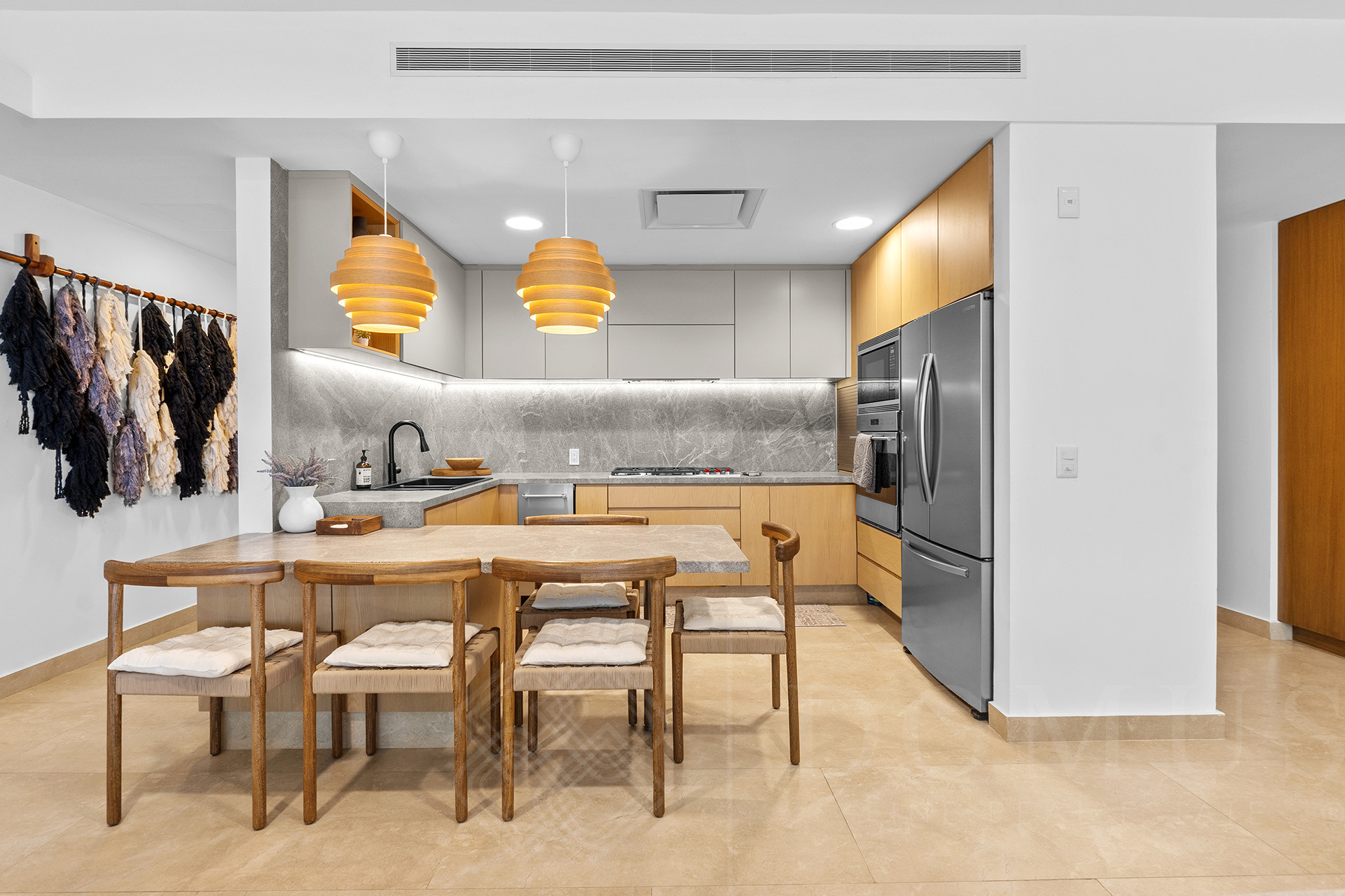 Galeria de Delcanto GH 05F. Flamingos Ocean Side