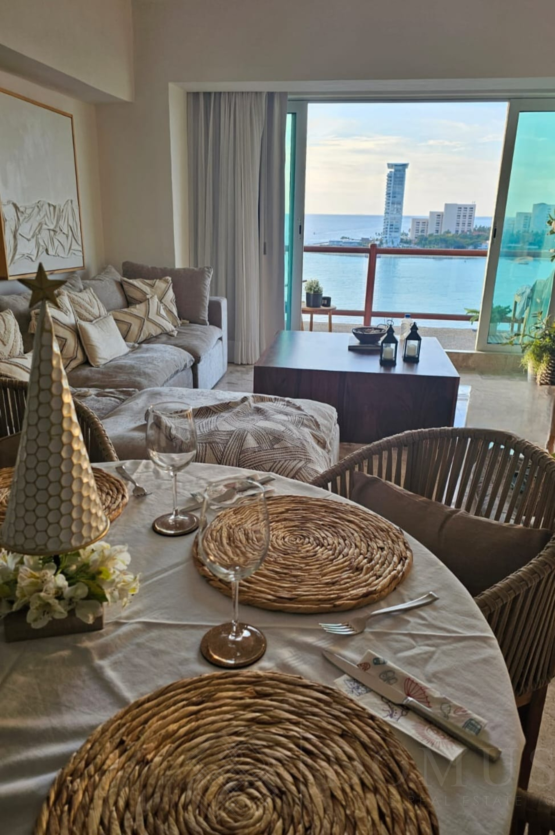 Galeria de Deck 12 Unidad #1103