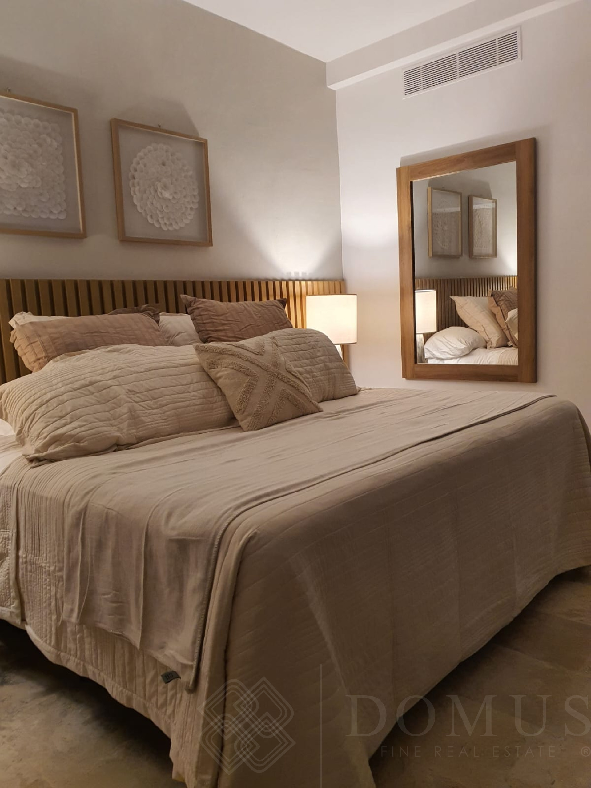 Galeria de Deck 12 Unidad #1103