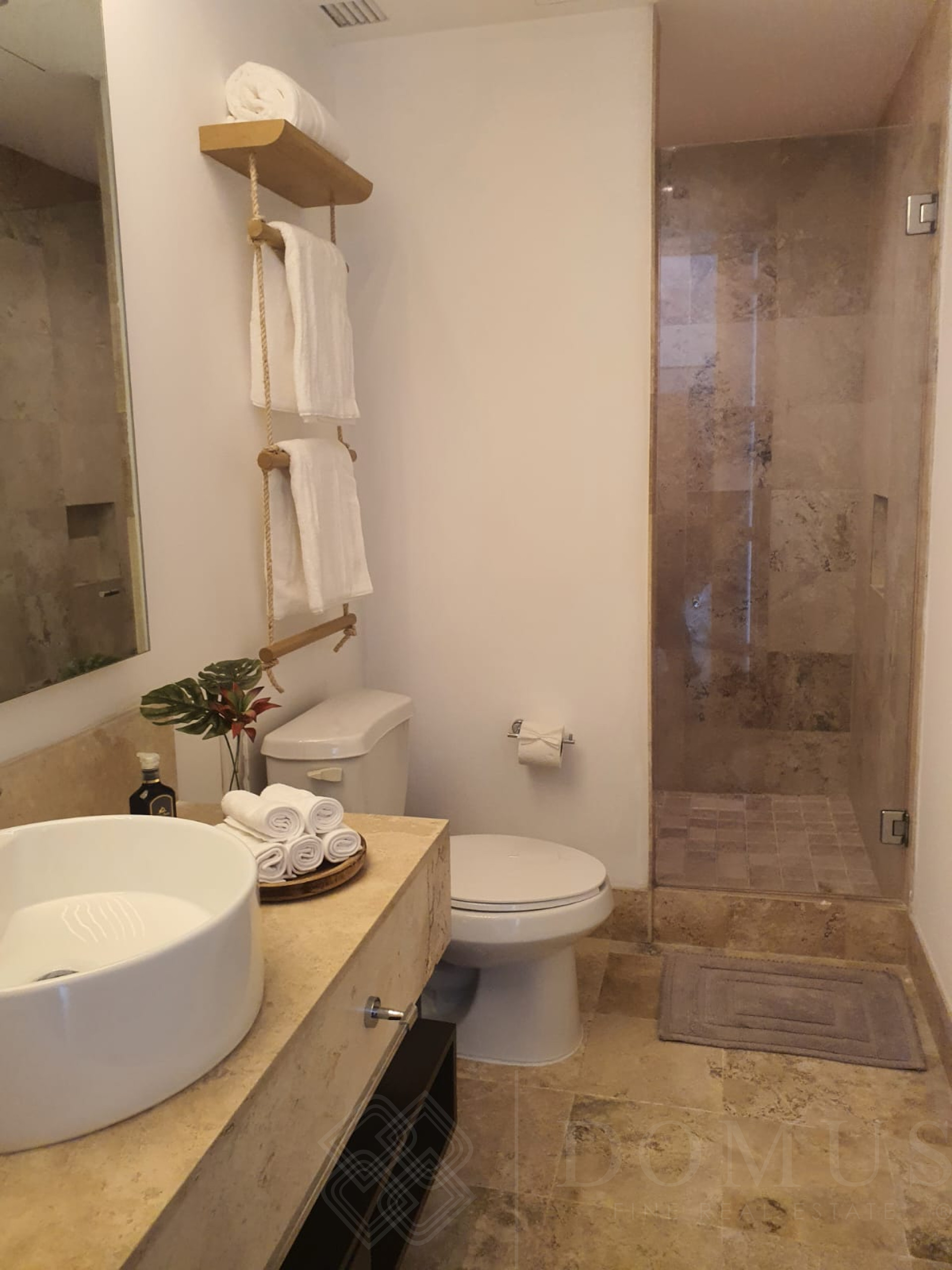 Galeria de Deck 12 Unidad #1103