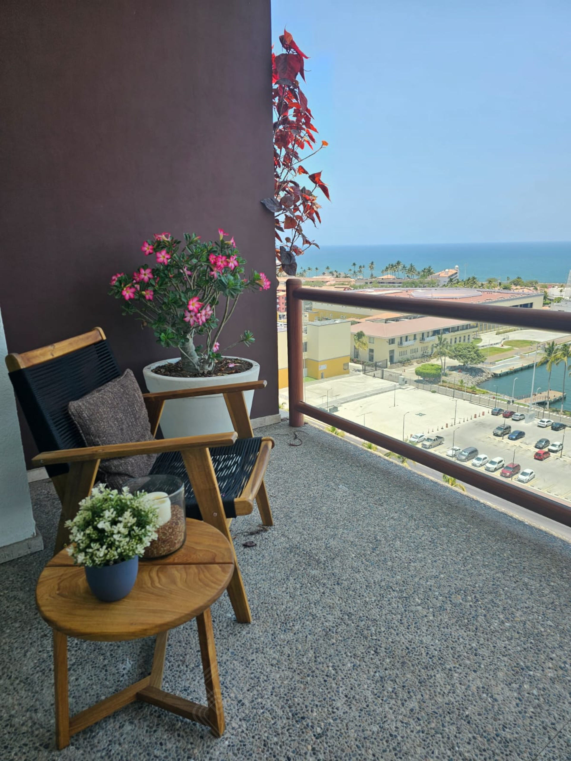 Galeria de Deck 12 Unidad #1103