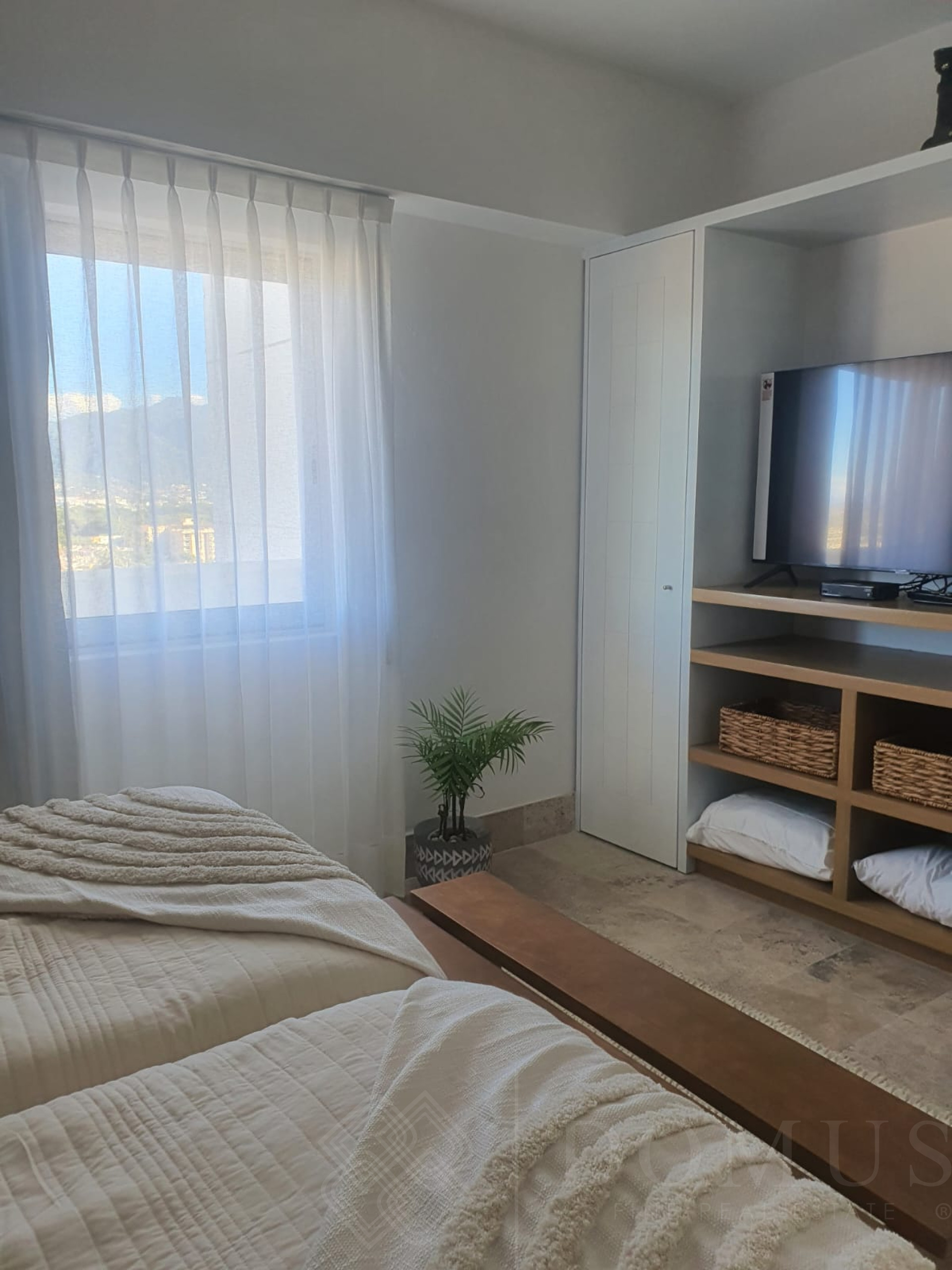 Galeria de Deck 12 Unidad #1103