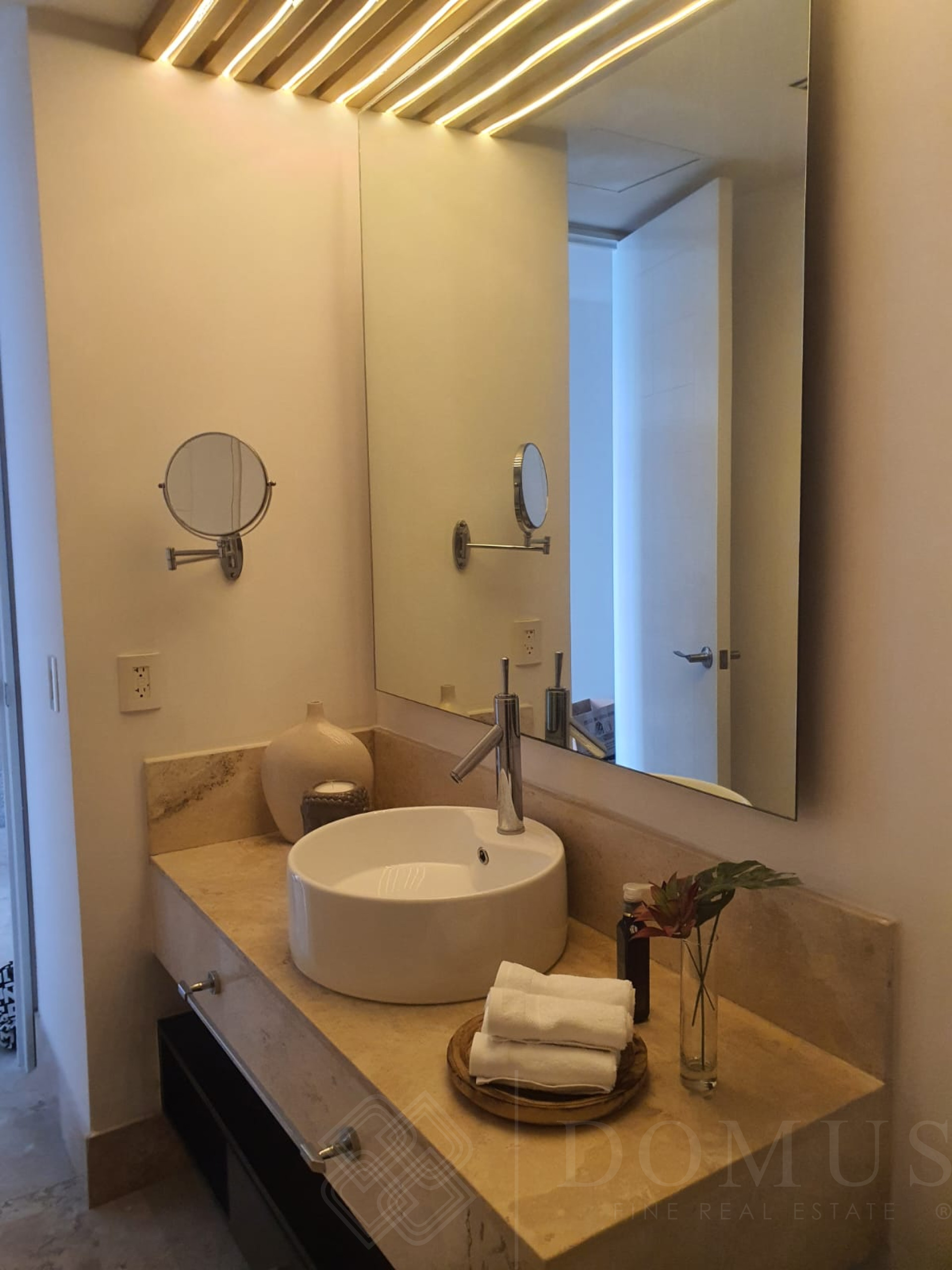 Galeria de Deck 12 Unidad #1103