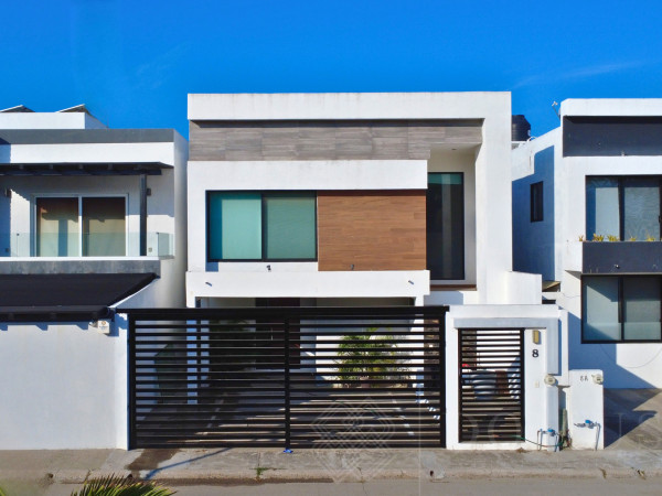 Casa Wendy, Rinconada de Banderas