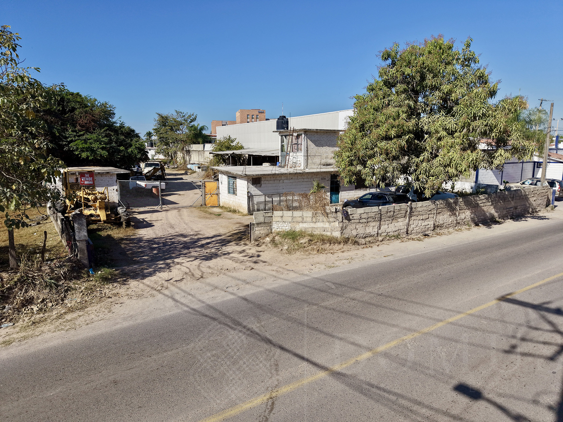 Galeria de Lote en 16 de Septiembre, La Floresta