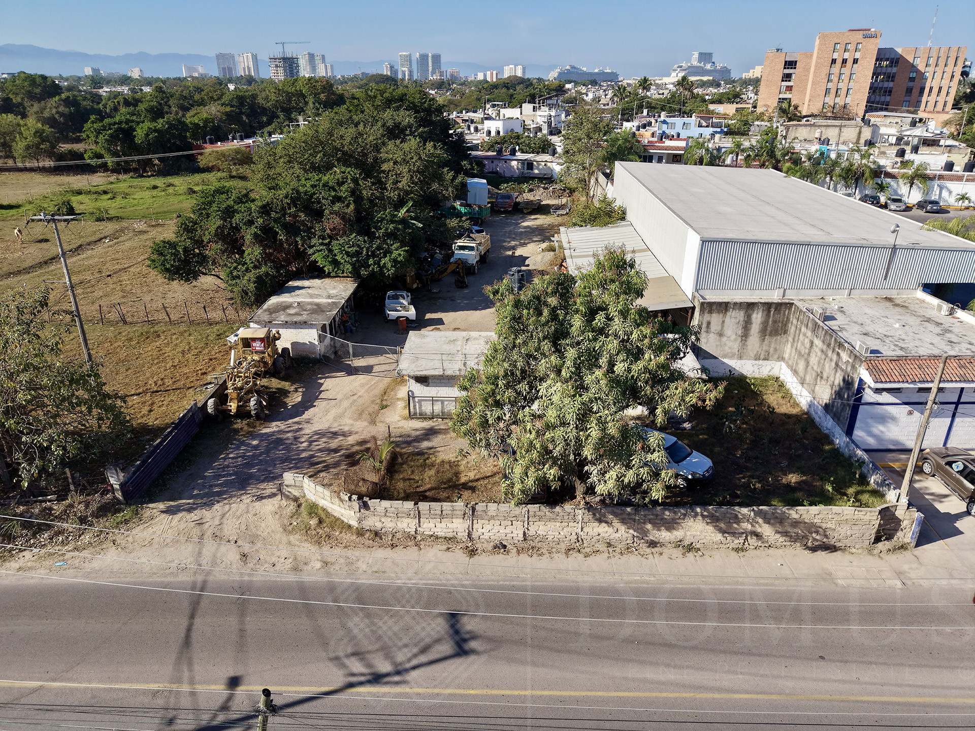 Galeria de Lote en 16 de Septiembre, La Floresta