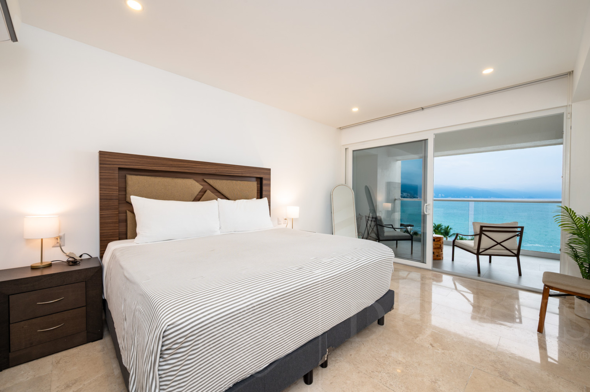 Image gallery of Harbor 171 North Tower Unit #506