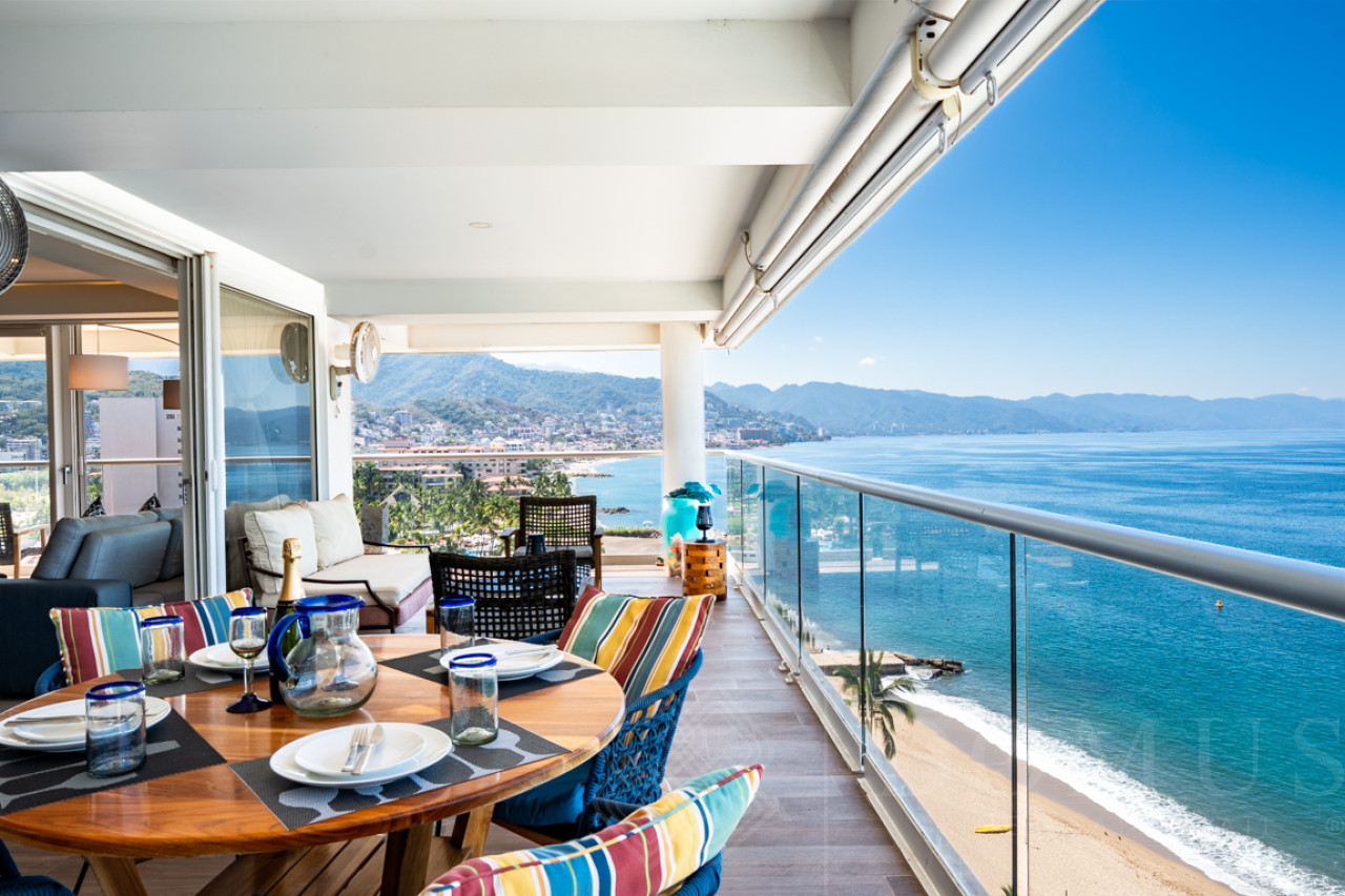 Departamento 12001 en venta en la torre sur de Harbor 171 Puerto Vallarta