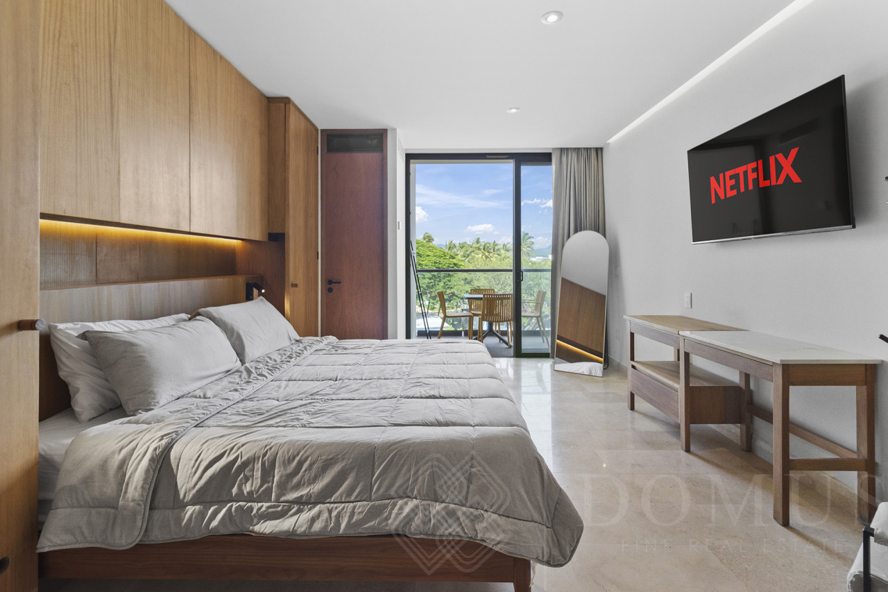 Departmanto E204 en venta en condominio Zantamar frente a playa de La Cruz de Huanacaxtle