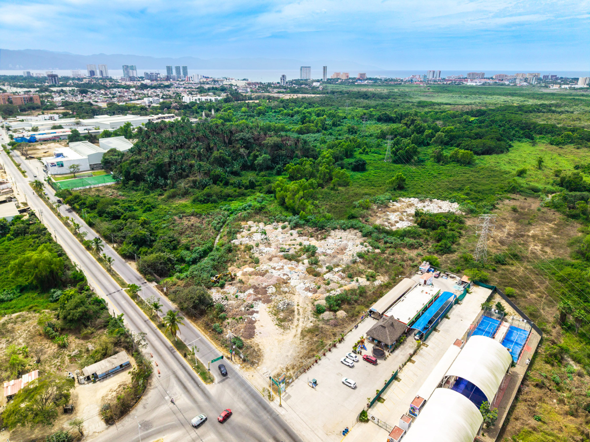 Galeria de Lote Parcelado 32, Avenida México