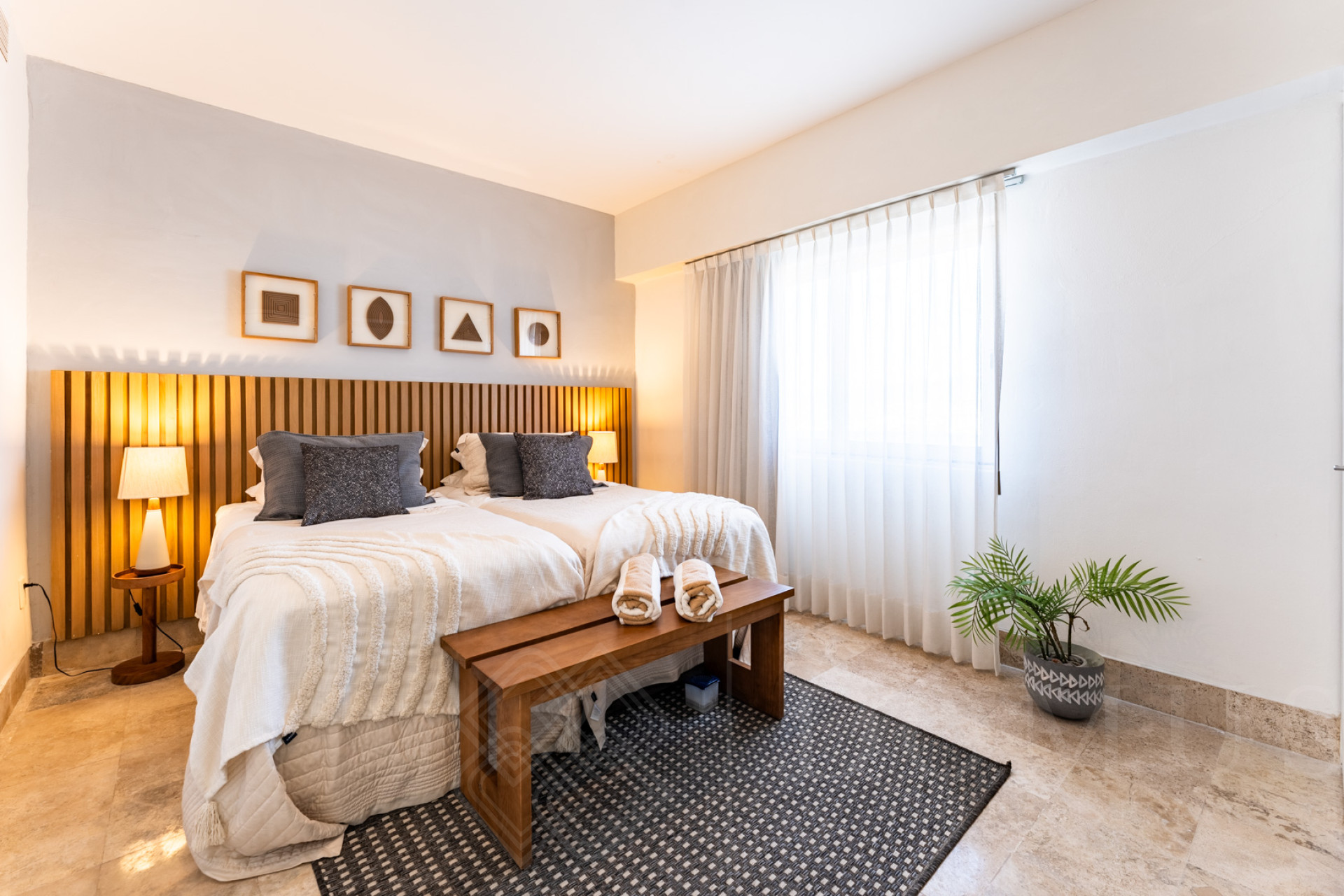 Image gallery of Unit #1103 Deck 12