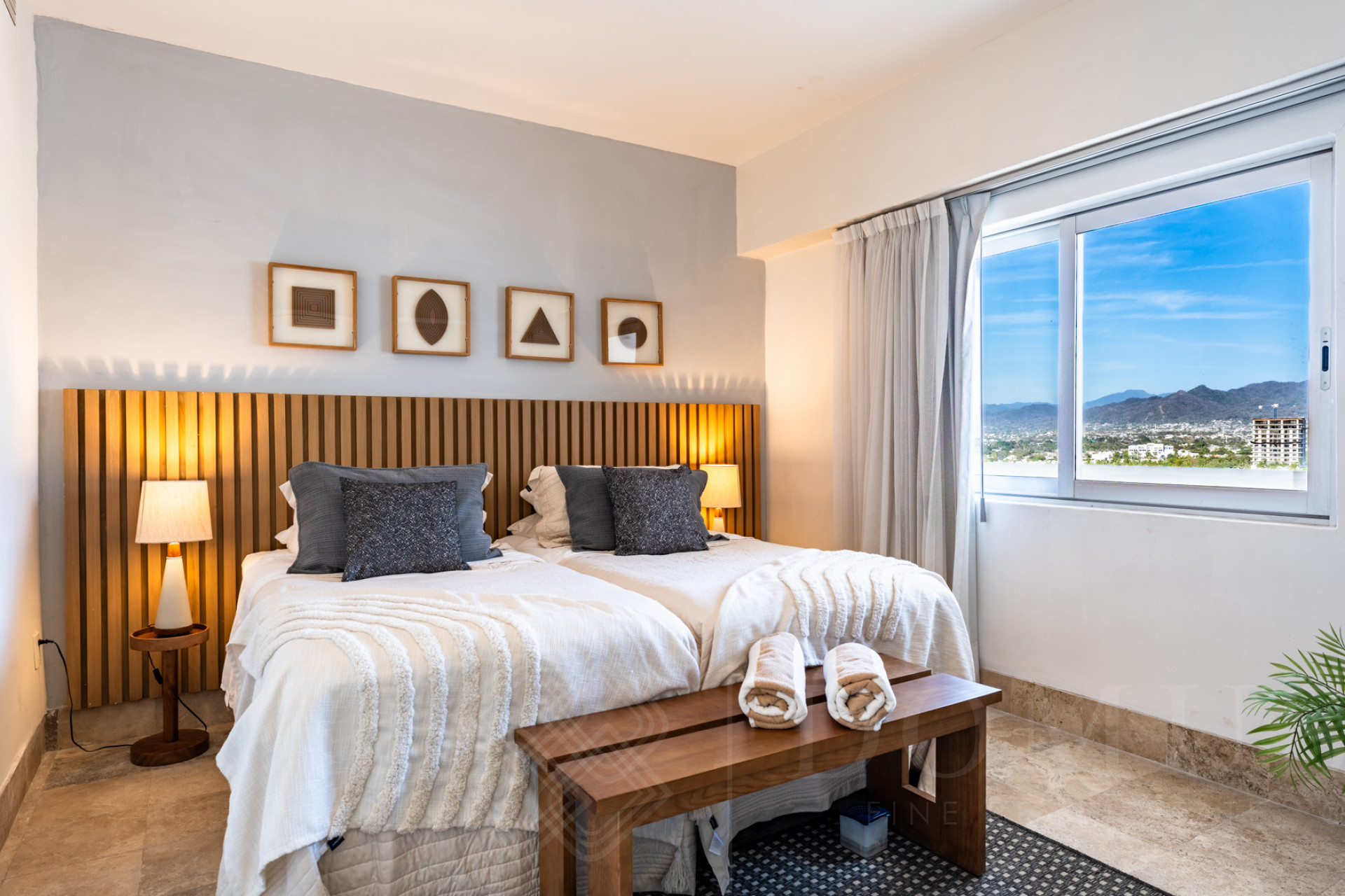 Image gallery of Unit #1103 Deck 12