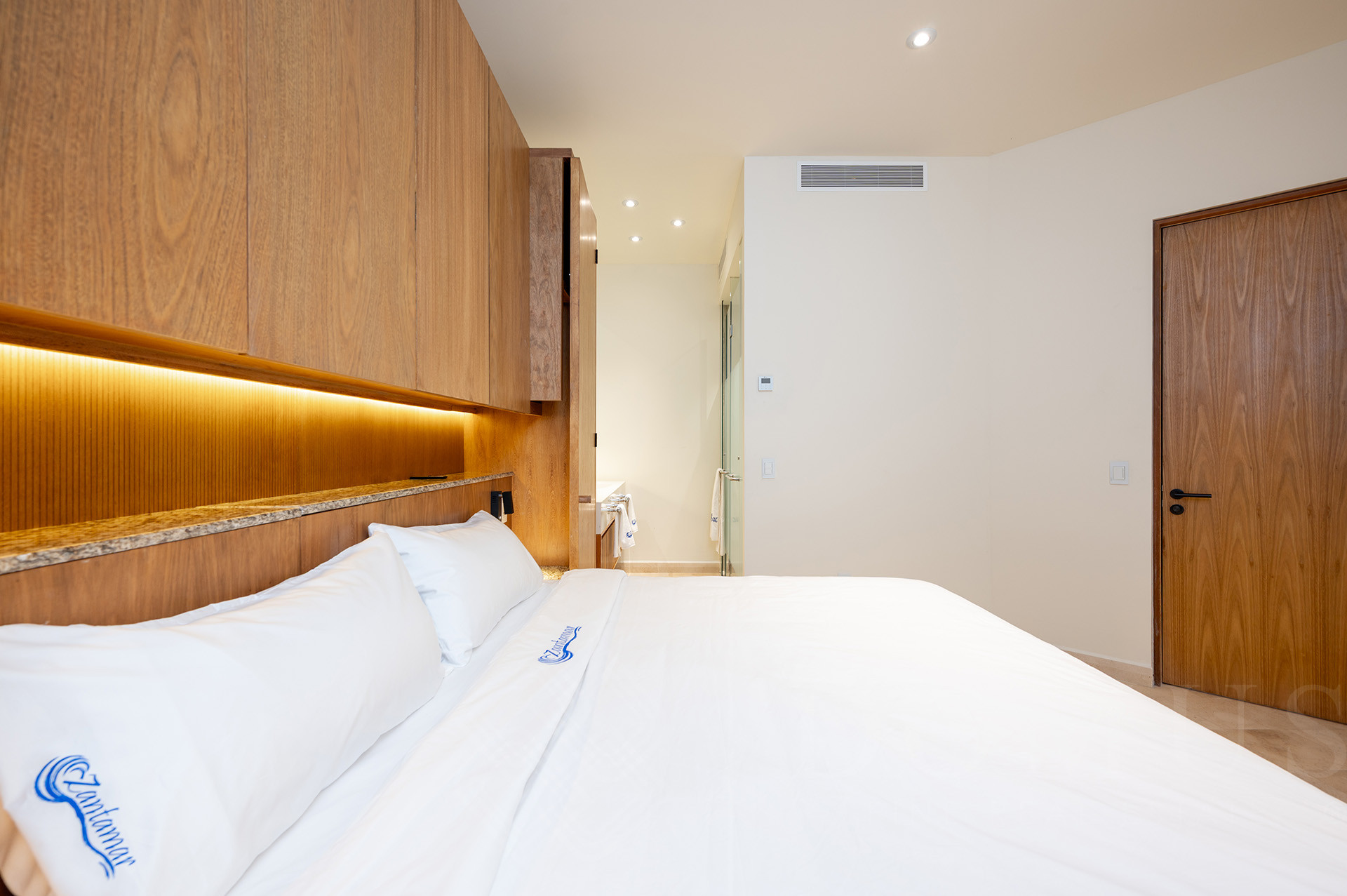 Image gallery of Zantamar TH3-A UP-03