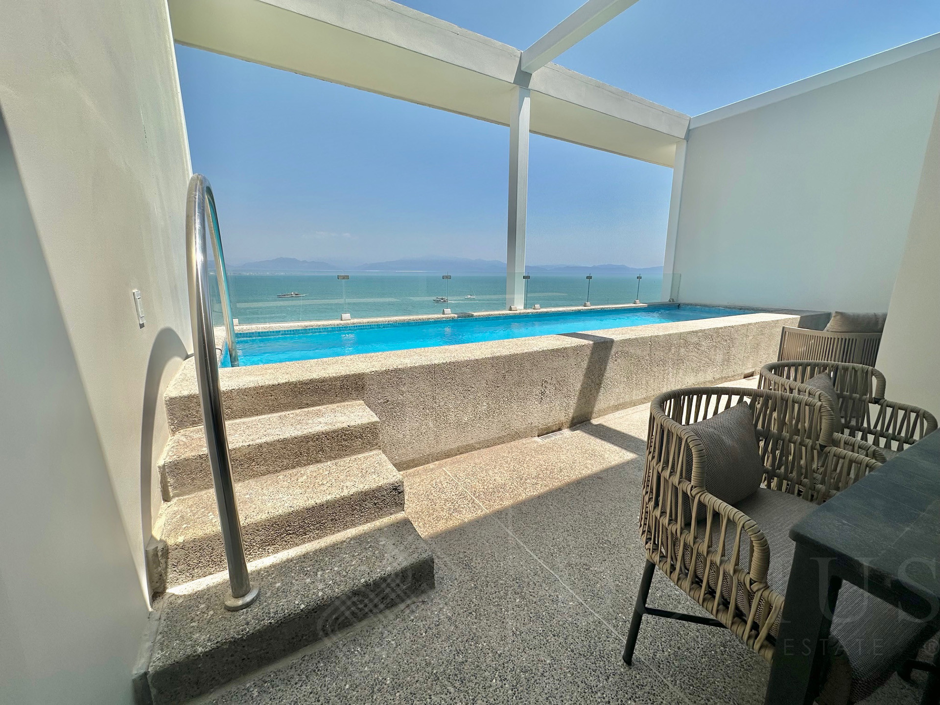 Image gallery of Zantamar PH 606-B UP 189