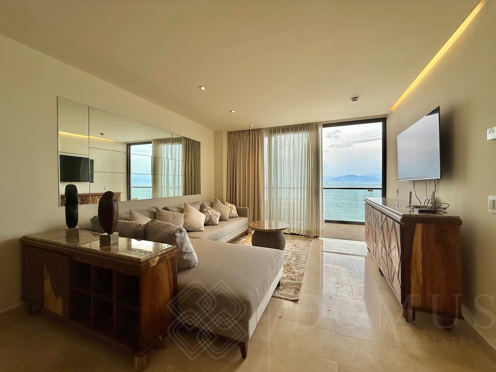 Image gallery of Zantamar 302-B UP 94