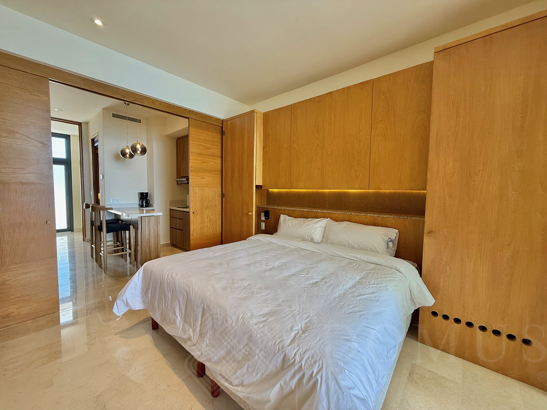 Image gallery of Zantamar PH 608-B UP 187