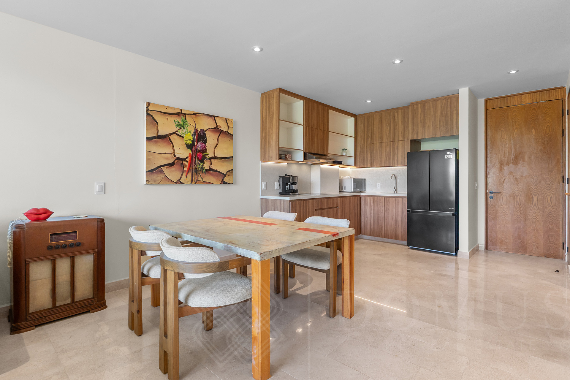 Image gallery of Zantamar C404 UP-88