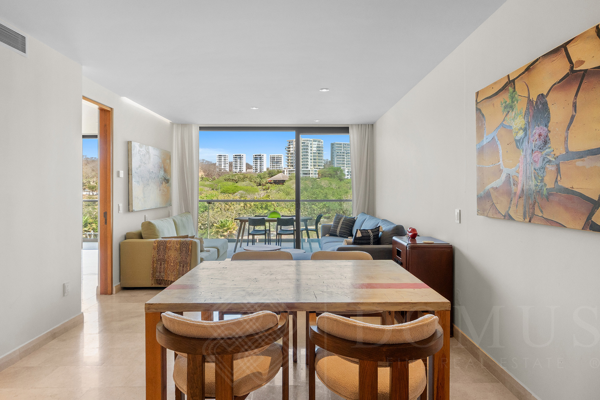 Image gallery of Zantamar C404 UP-88
