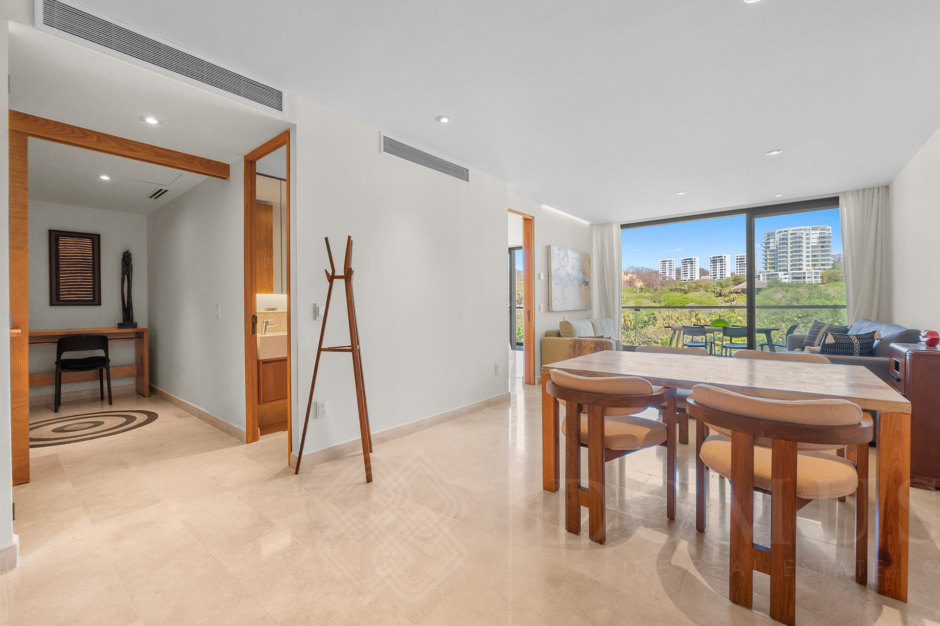 Image gallery of Zantamar C404 UP-88