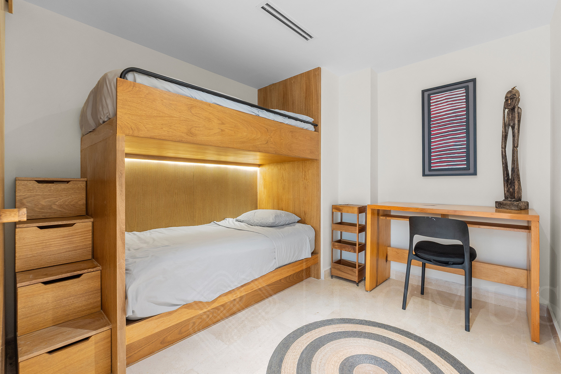 Image gallery of Zantamar C404 UP-88